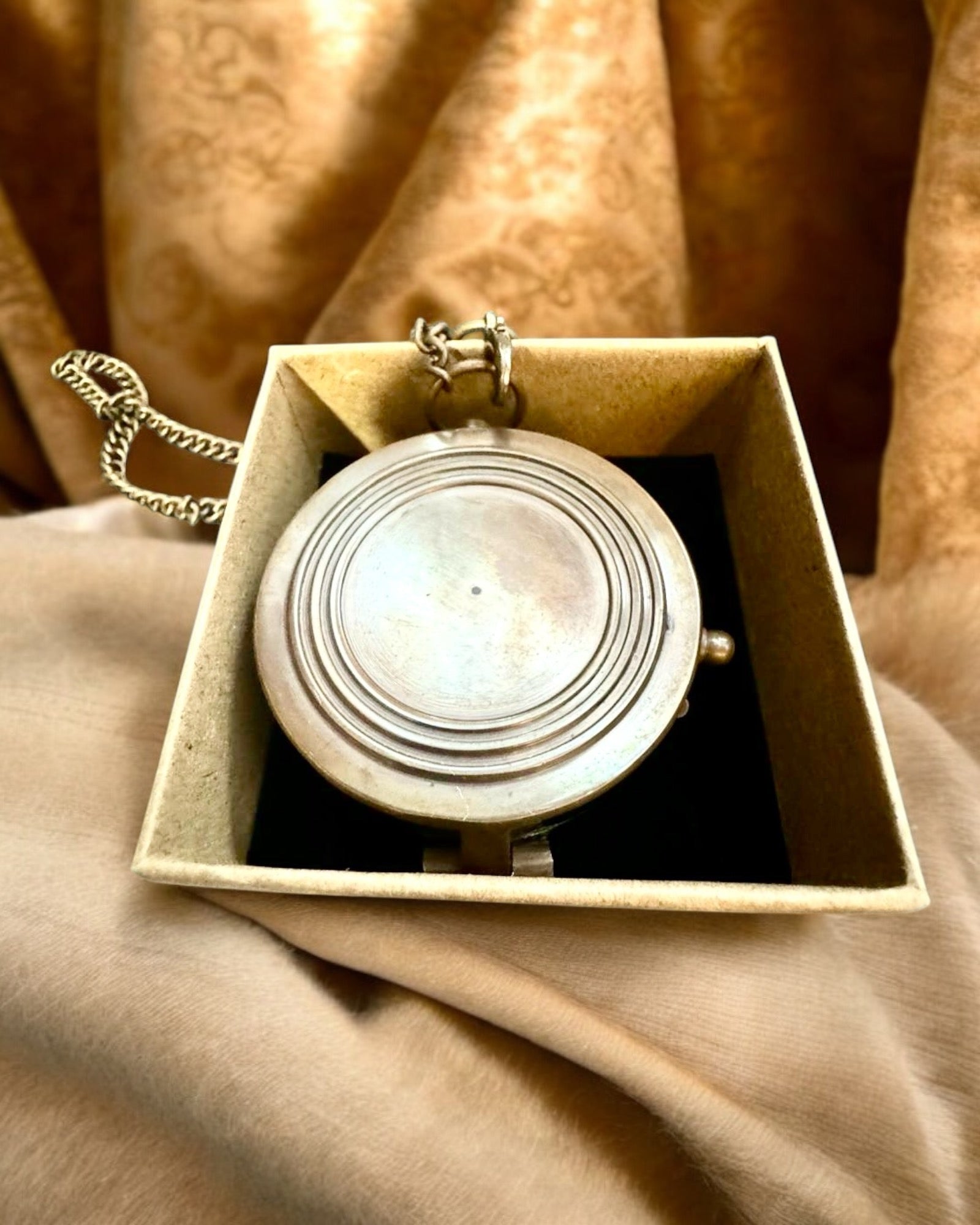 Intialainen Odysseus-kompassi – Retro-tutkijan helmi - kaiverrusmahdollisuus