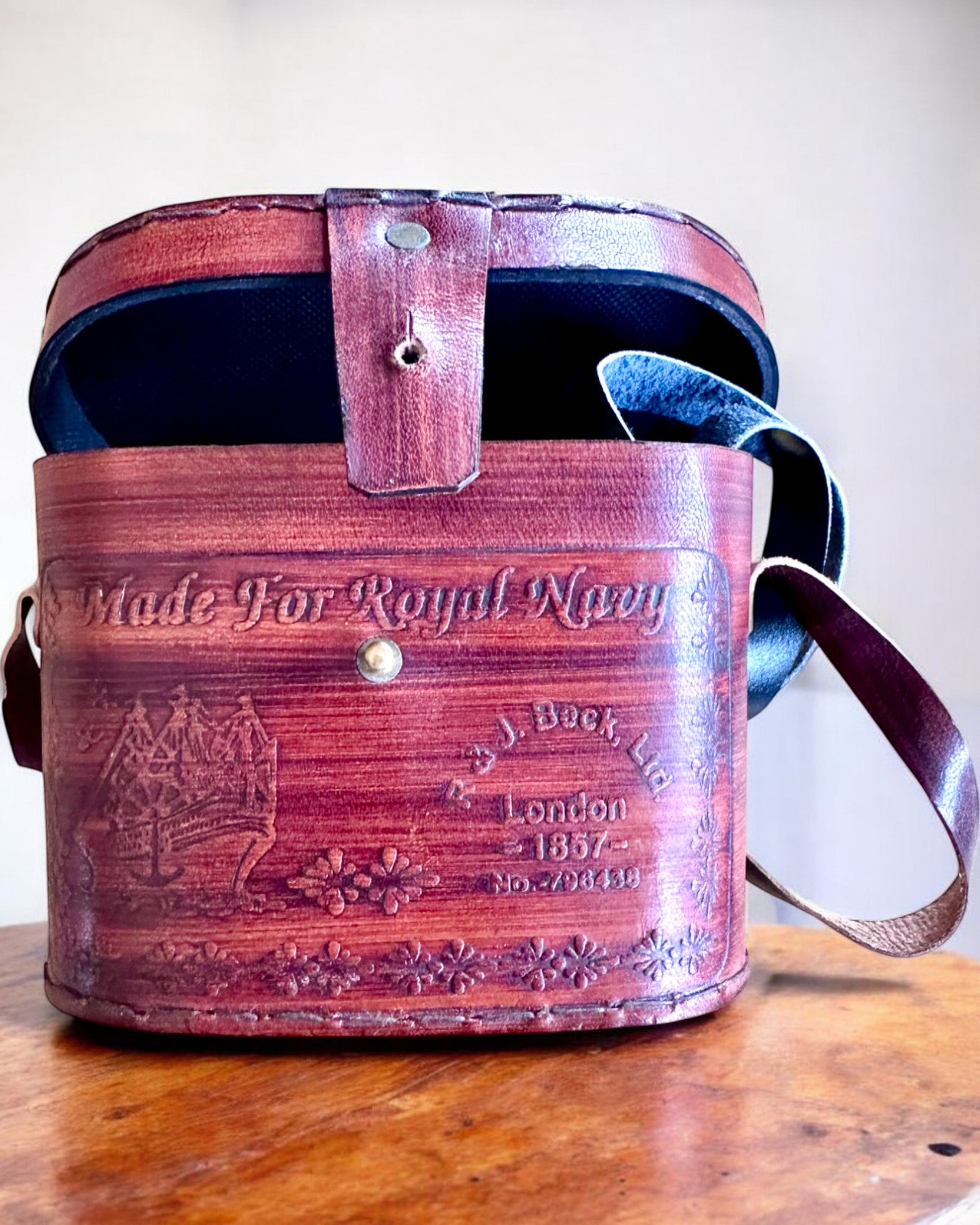 Kiikarit nahkaisella kotelolla Victorian's Eye, 11 cm Messinkiä, Käsin koristeltu, personointi kaiverruksella lahjaksi