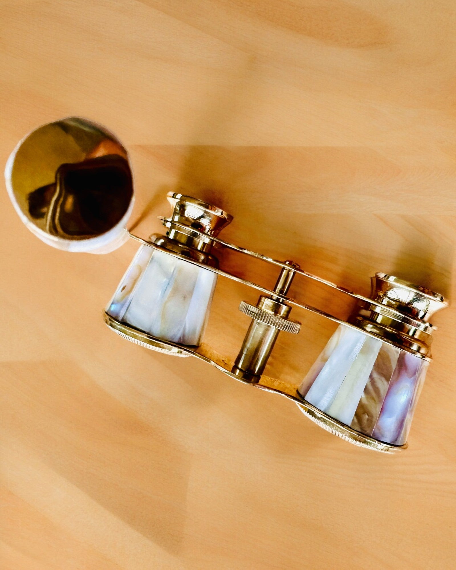 Teatterikiikarit "Elegancja", binokulaarit - mahdollisuus personointiin kaiverruksella lahjaksi