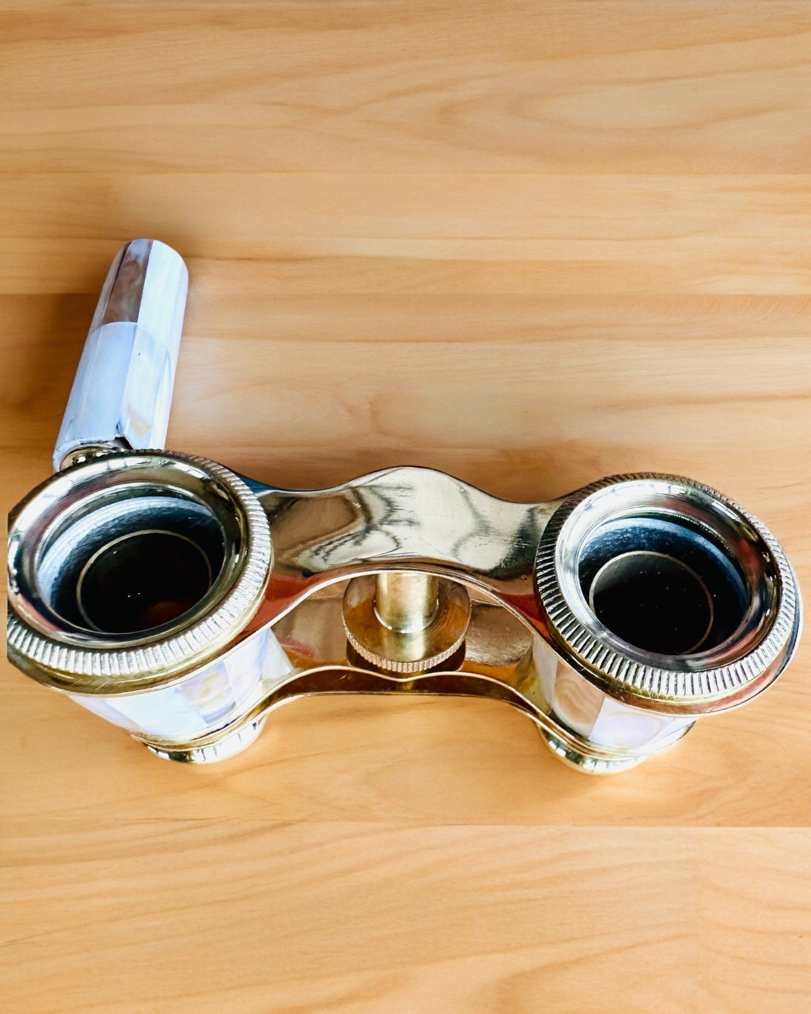 Teatterikiikarit "Elegancja", binokulaarit - mahdollisuus personointiin kaiverruksella lahjaksi