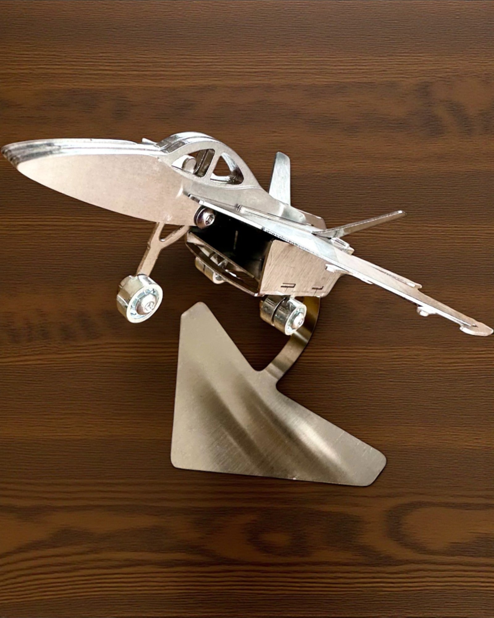 Metallinen Hävittäjämalli "SkyRaptor" – ruostumaton teräs, personoitu kaiverrus lahjaksi