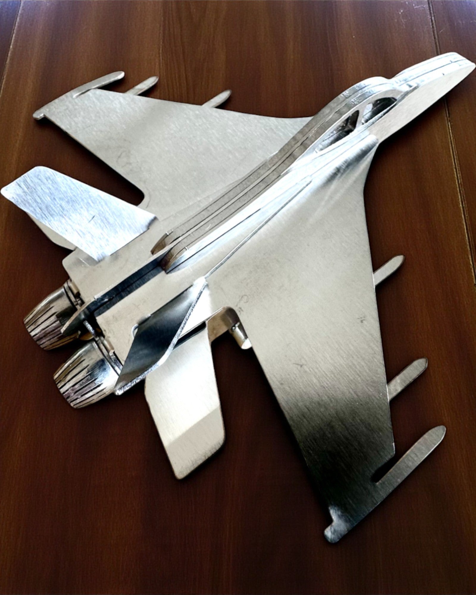 Metallinen Hävittäjämalli "SkyRaptor" – ruostumaton teräs, personoitu kaiverrus lahjaksi