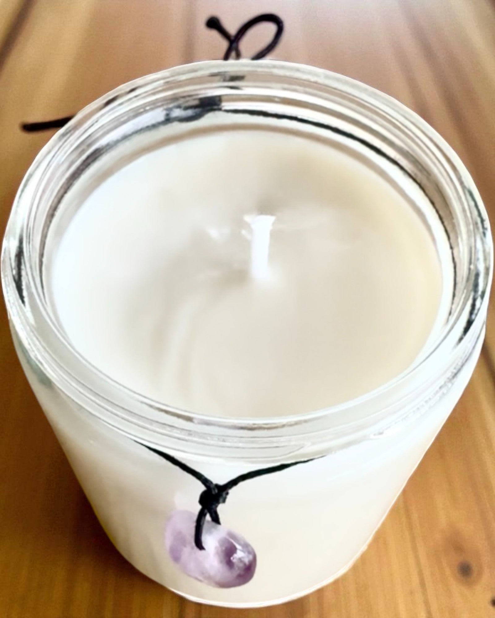 Intentionaalinen soijakynttilä Ametisti – rauha, harmonia ja puhdistuminen, 250 ml, mahdollisuus personointiin lahjaksi