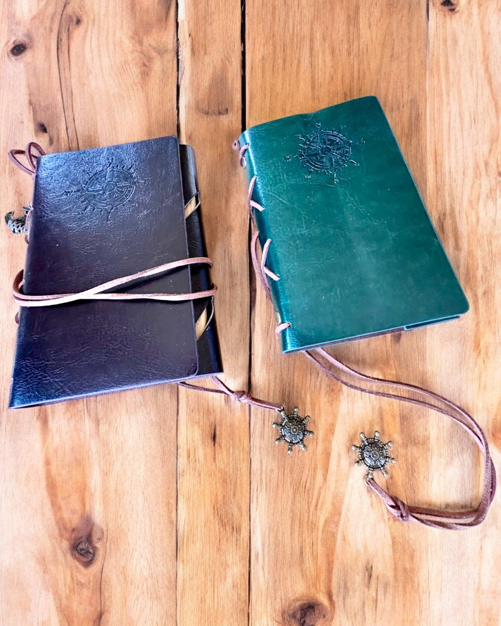 Vintage-purjehdusmuistikirja A6- tai A7-koko - kompassiteemalla ja laakeroiduilla sivuilla - saatavilla eri värivaihtoehdoissa, kaiverrusmahdollisuus