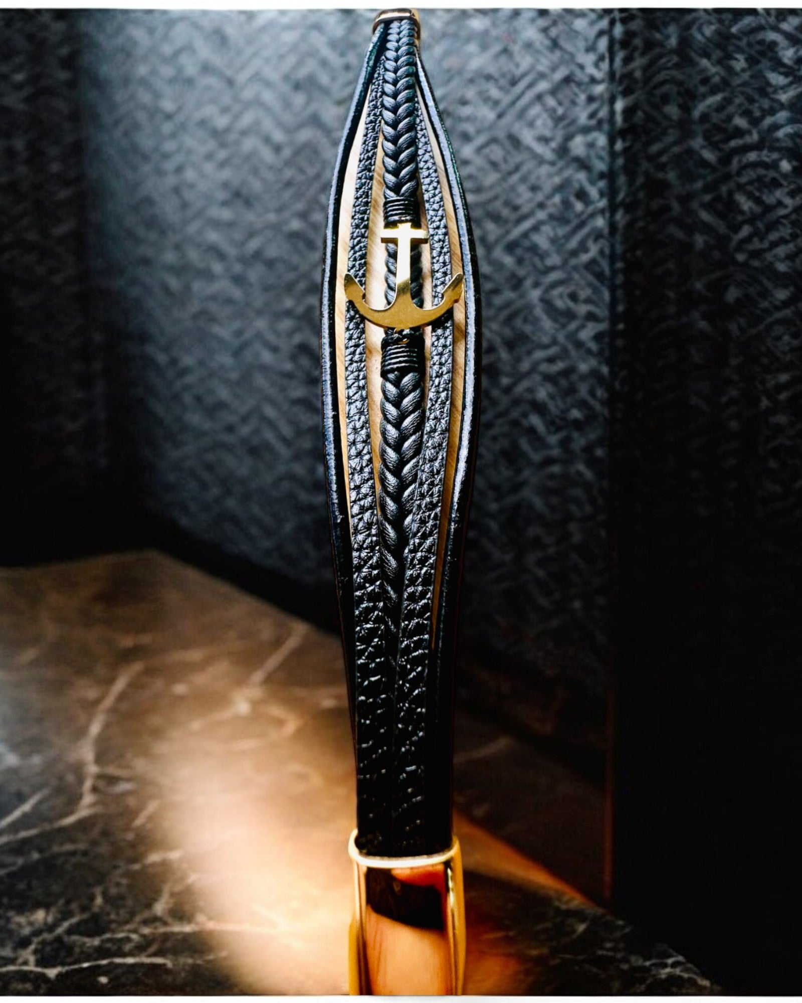 Miesten rannekoru Eleganssin Ankkuri kaiverrusvaihtoehdolla lahjaksi