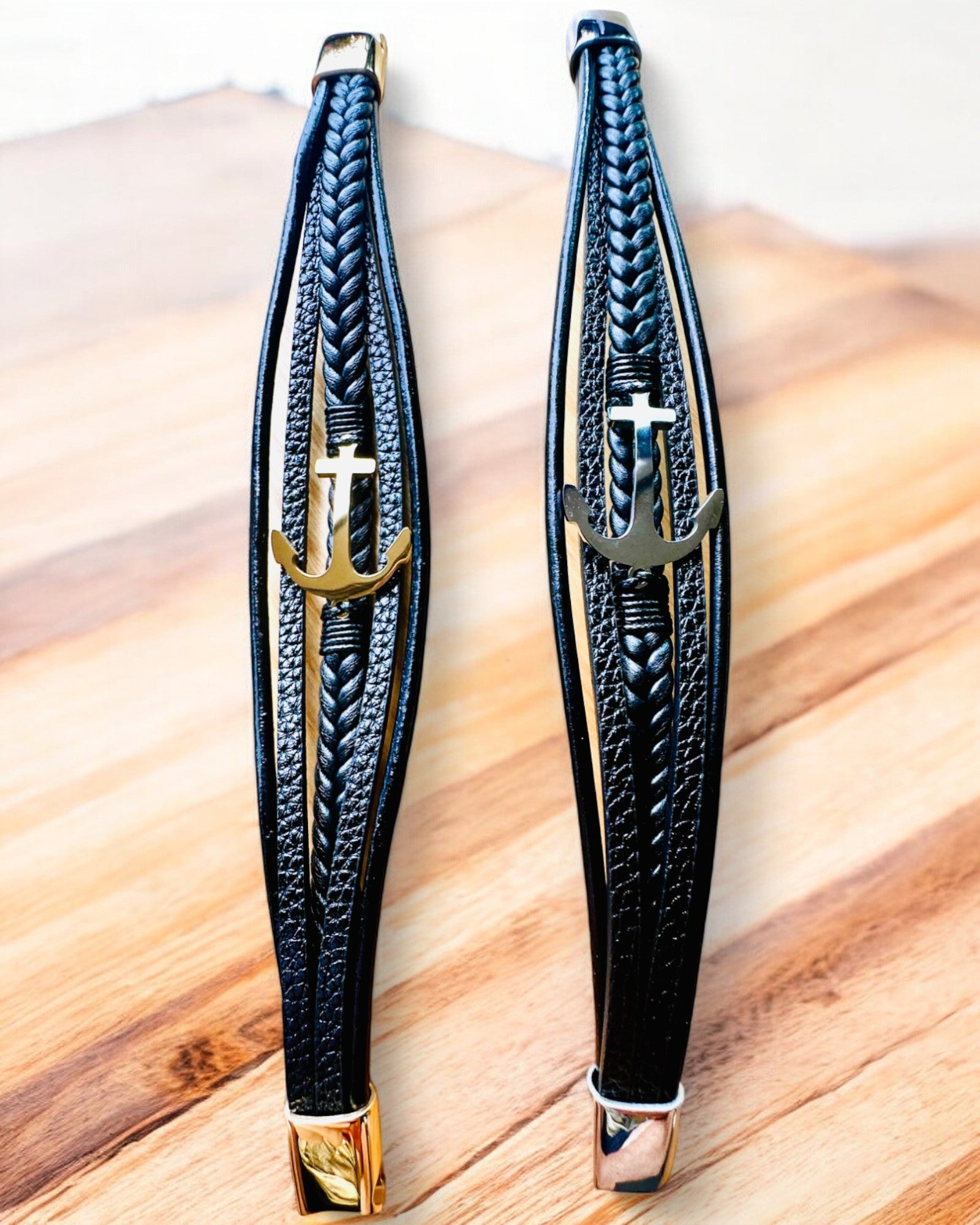 Miesten rannekoru Eleganssin Ankkuri kaiverrusvaihtoehdolla lahjaksi