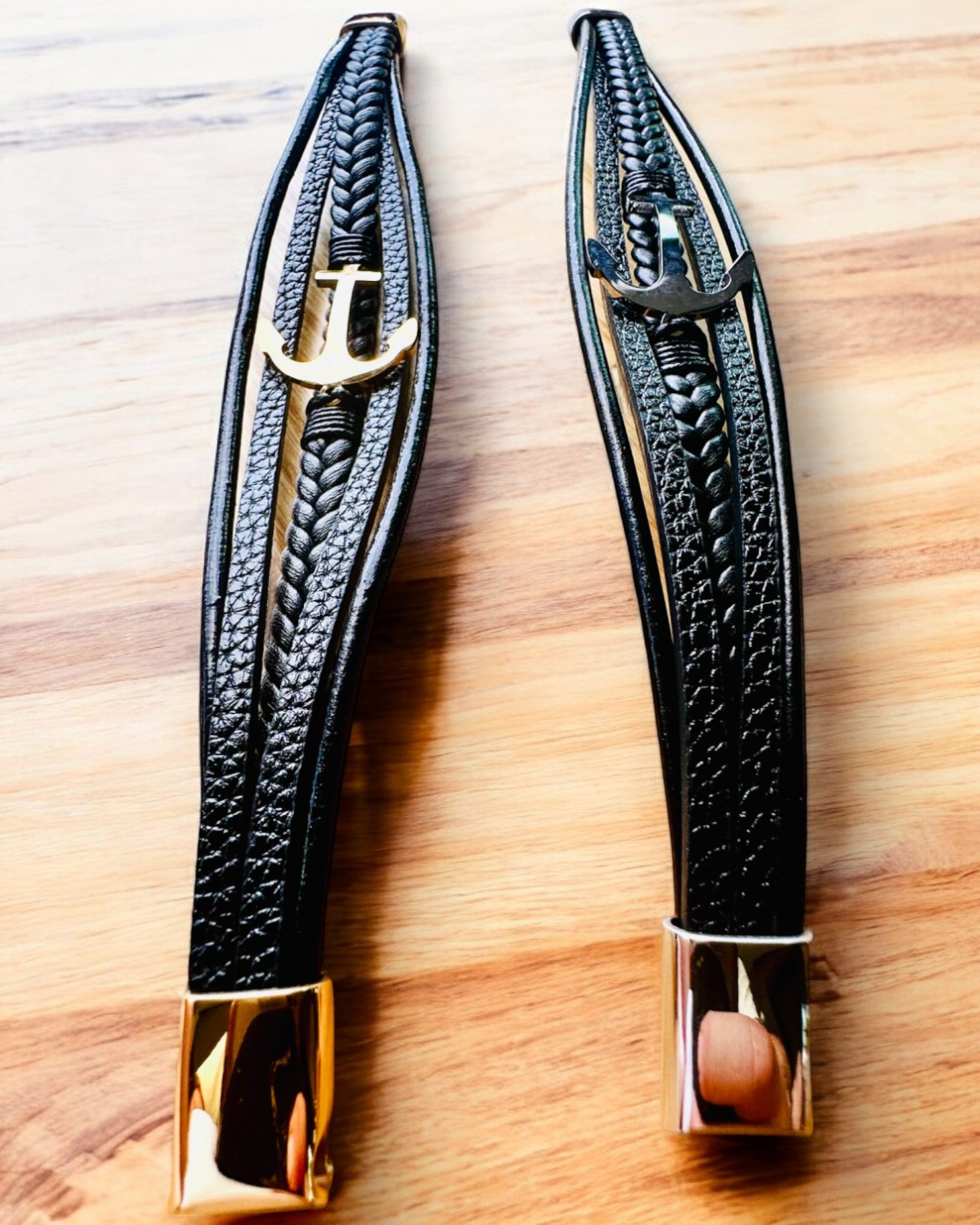 Miesten rannekoru Eleganssin Ankkuri kaiverrusvaihtoehdolla lahjaksi