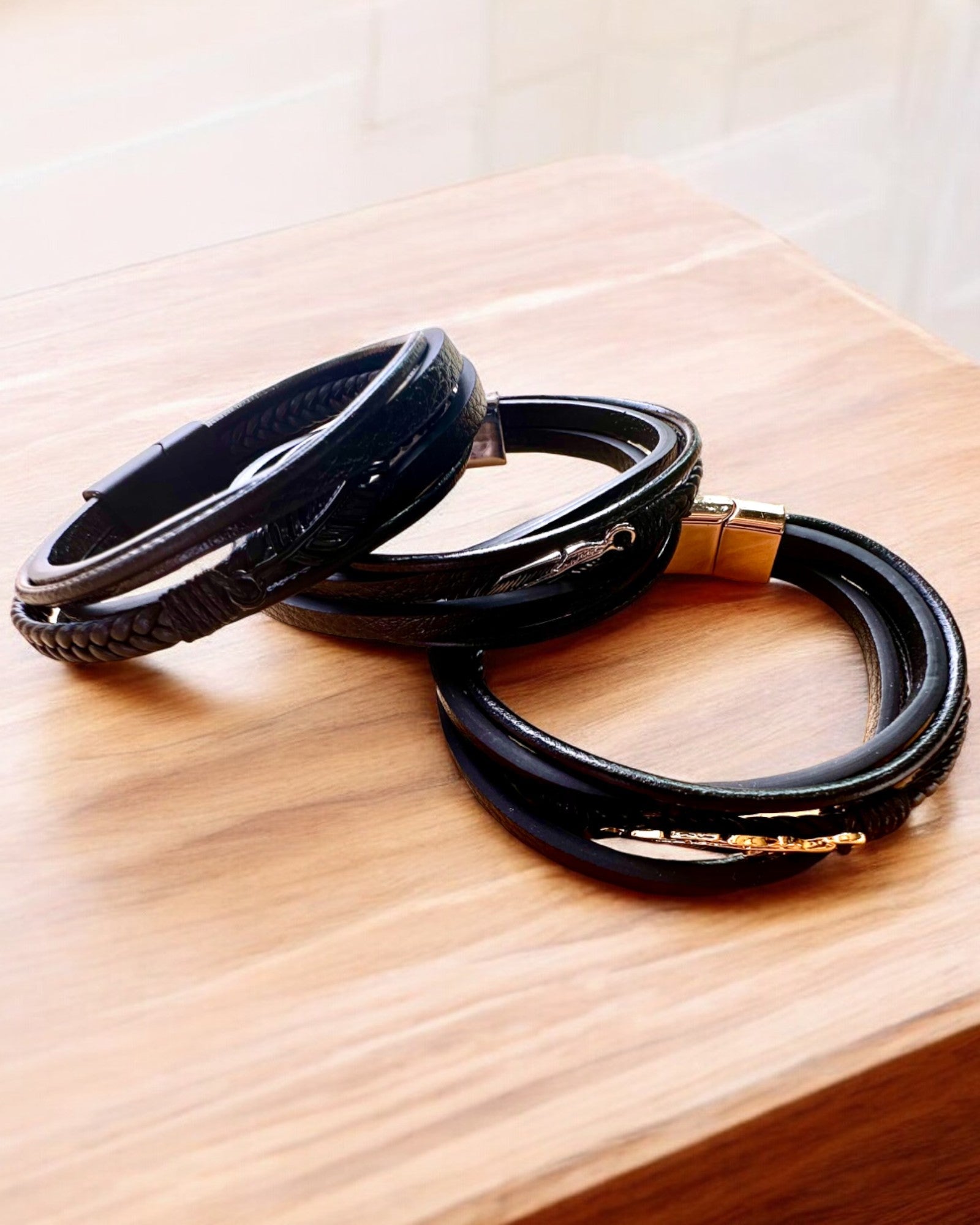 "Orzeł"-rannekoru kaiverrusmahdollisuudella, 3 värivaihtoehtoa