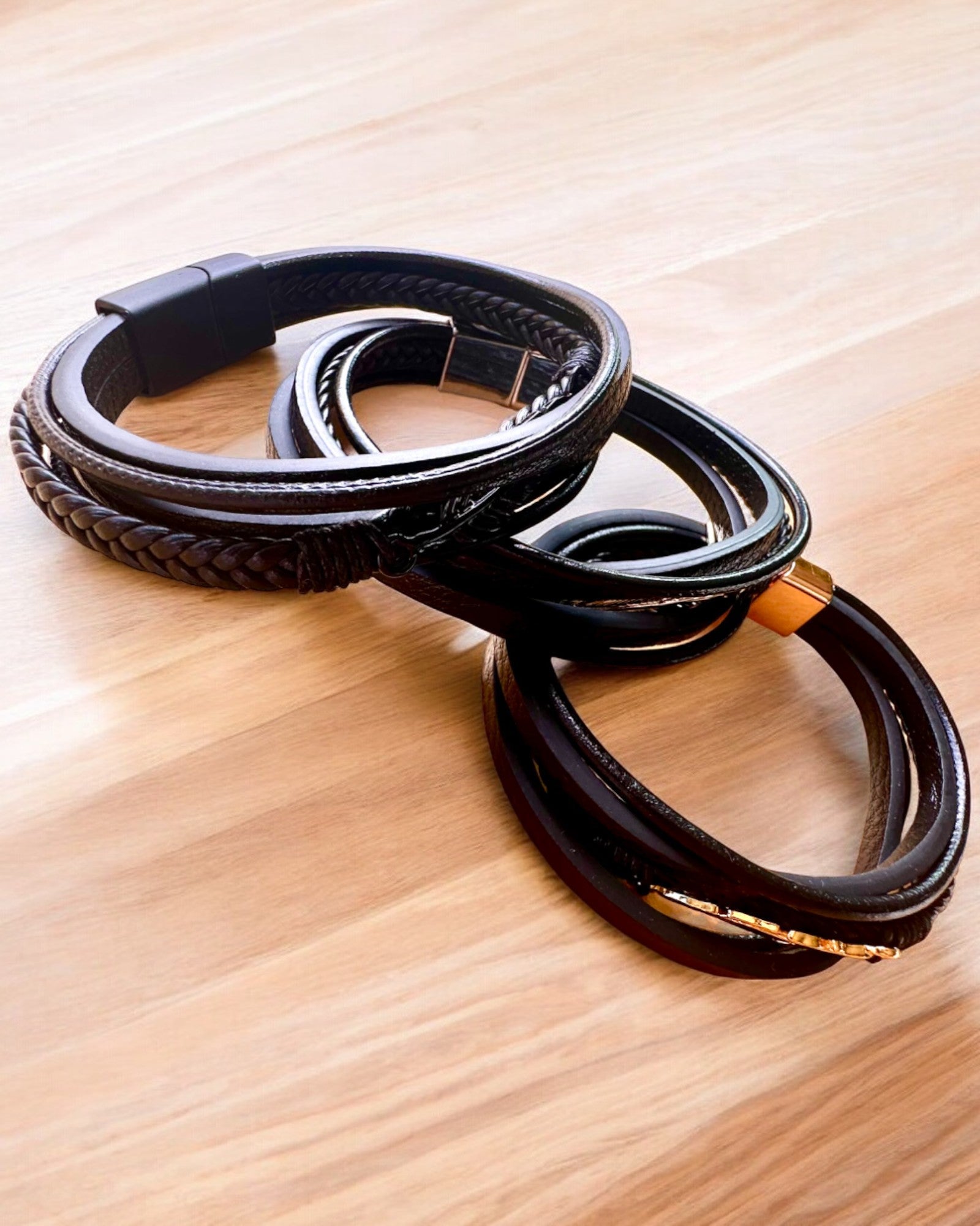 "Orzeł"-rannekoru kaiverrusmahdollisuudella, 3 värivaihtoehtoa