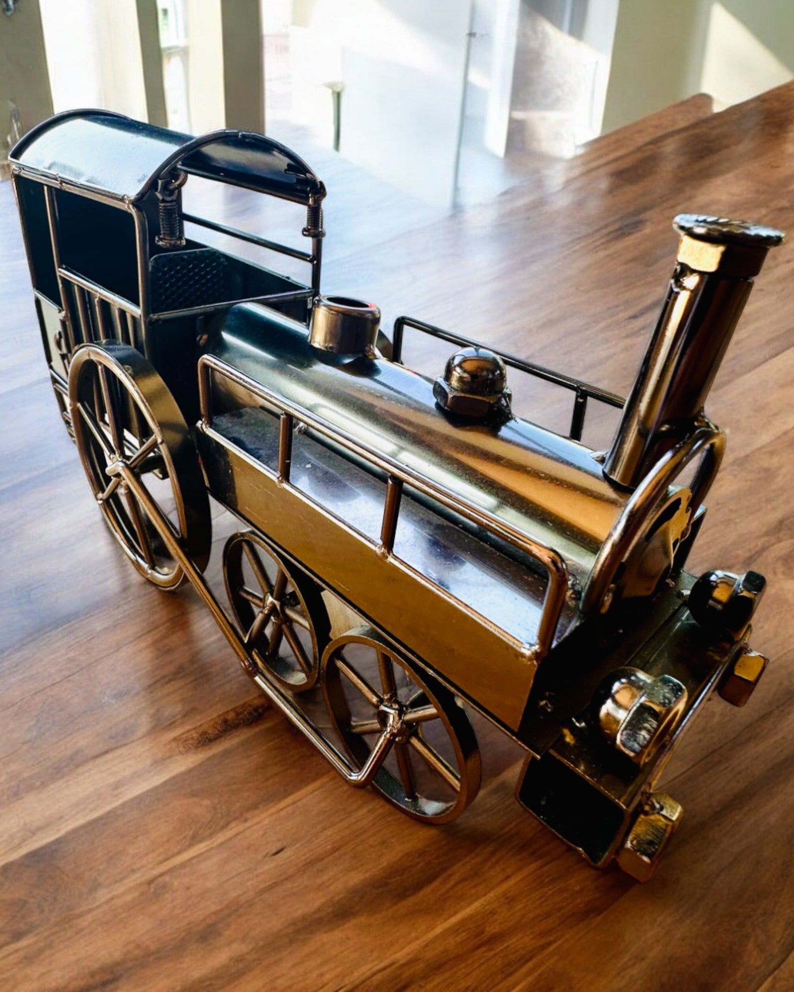 Rautainen veturi "Retro Express" – koriste, malli, käsintehty, kaiverrusmahdollisuus lahjaksi