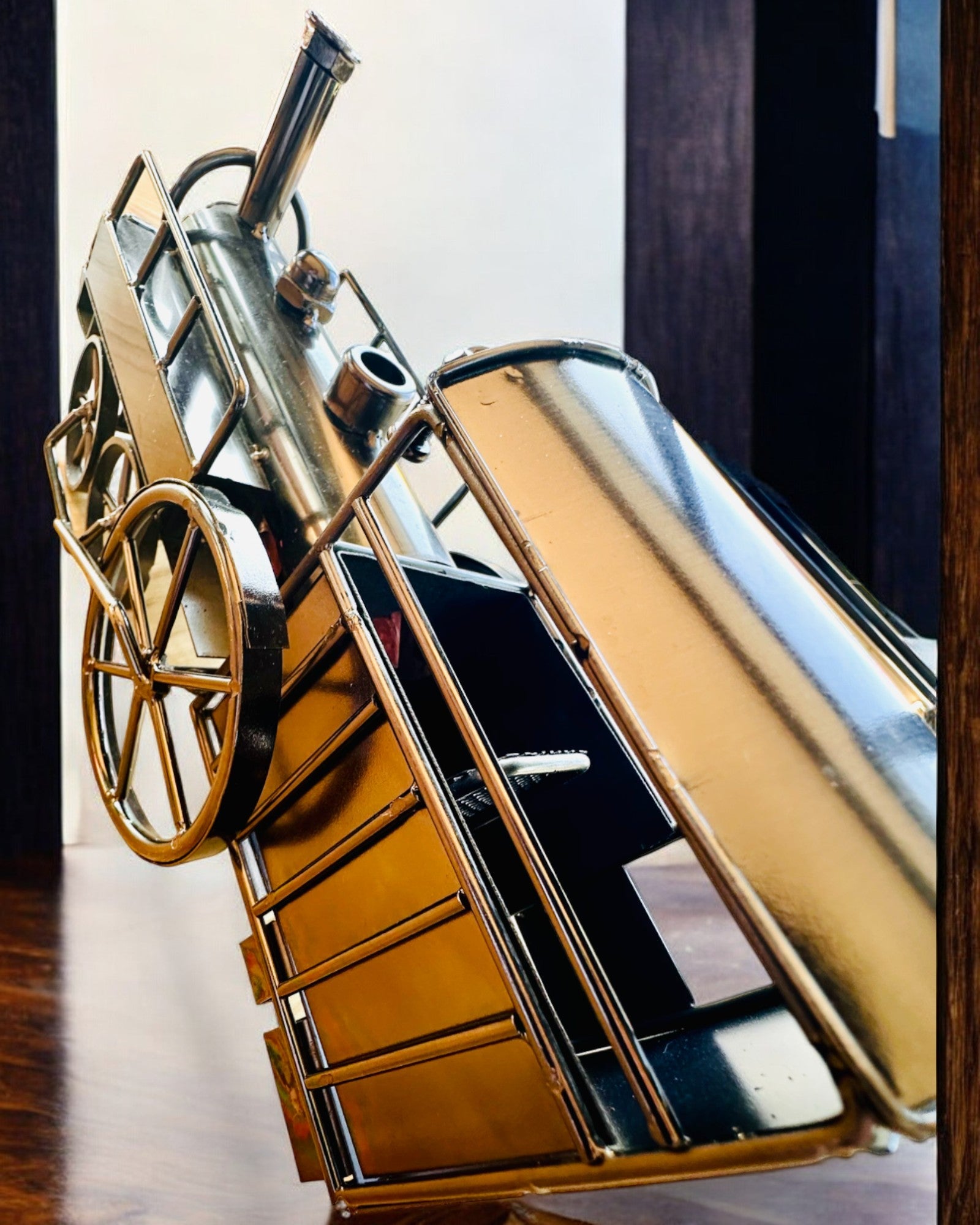 Rautainen veturi "Retro Express" – koriste, malli, käsintehty, kaiverrusmahdollisuus lahjaksi