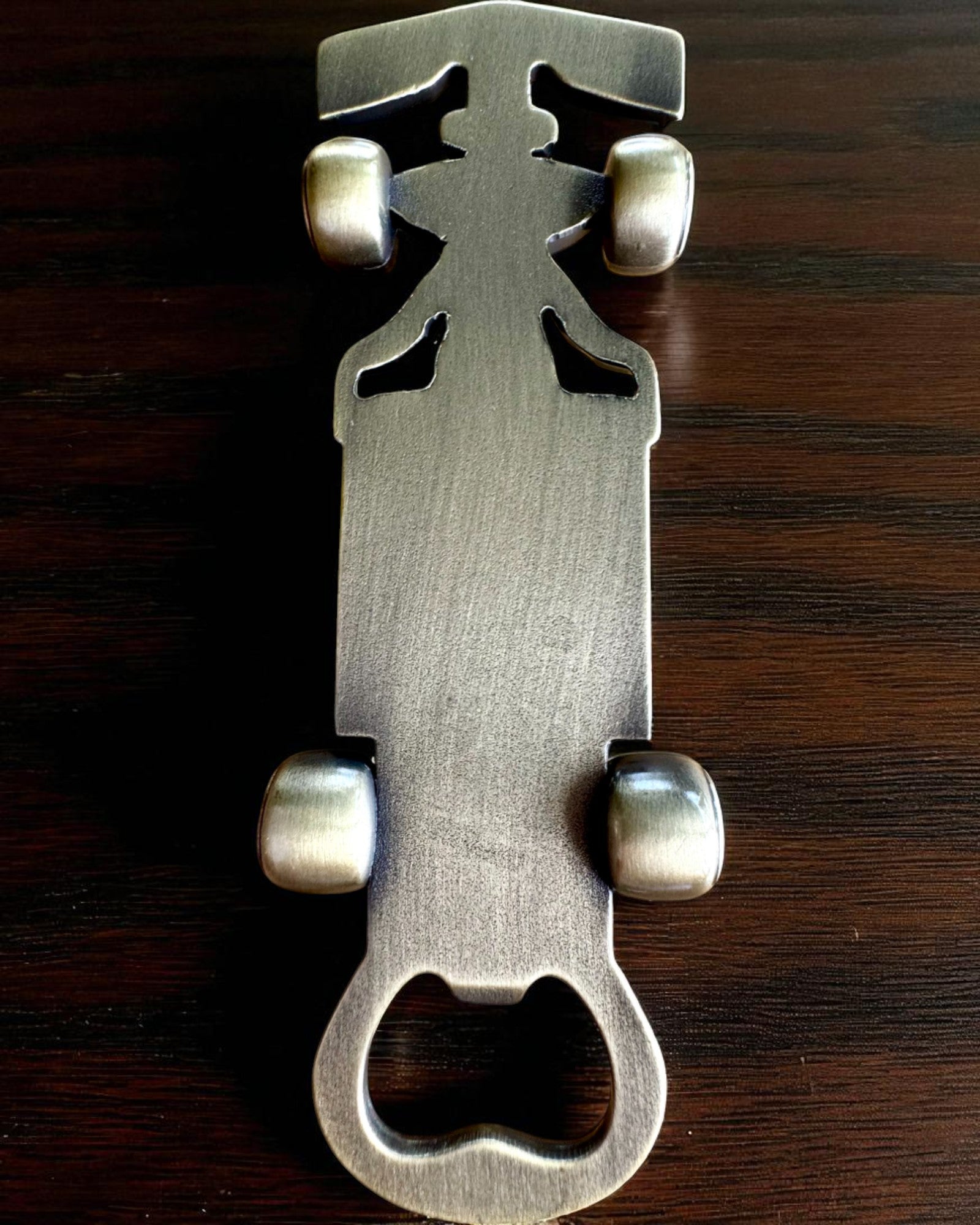 Pullonavaaja Vintage Moottoriajoneuvot - 3 vaihtoehtoa, personointi kaiverruksella lahjaksi