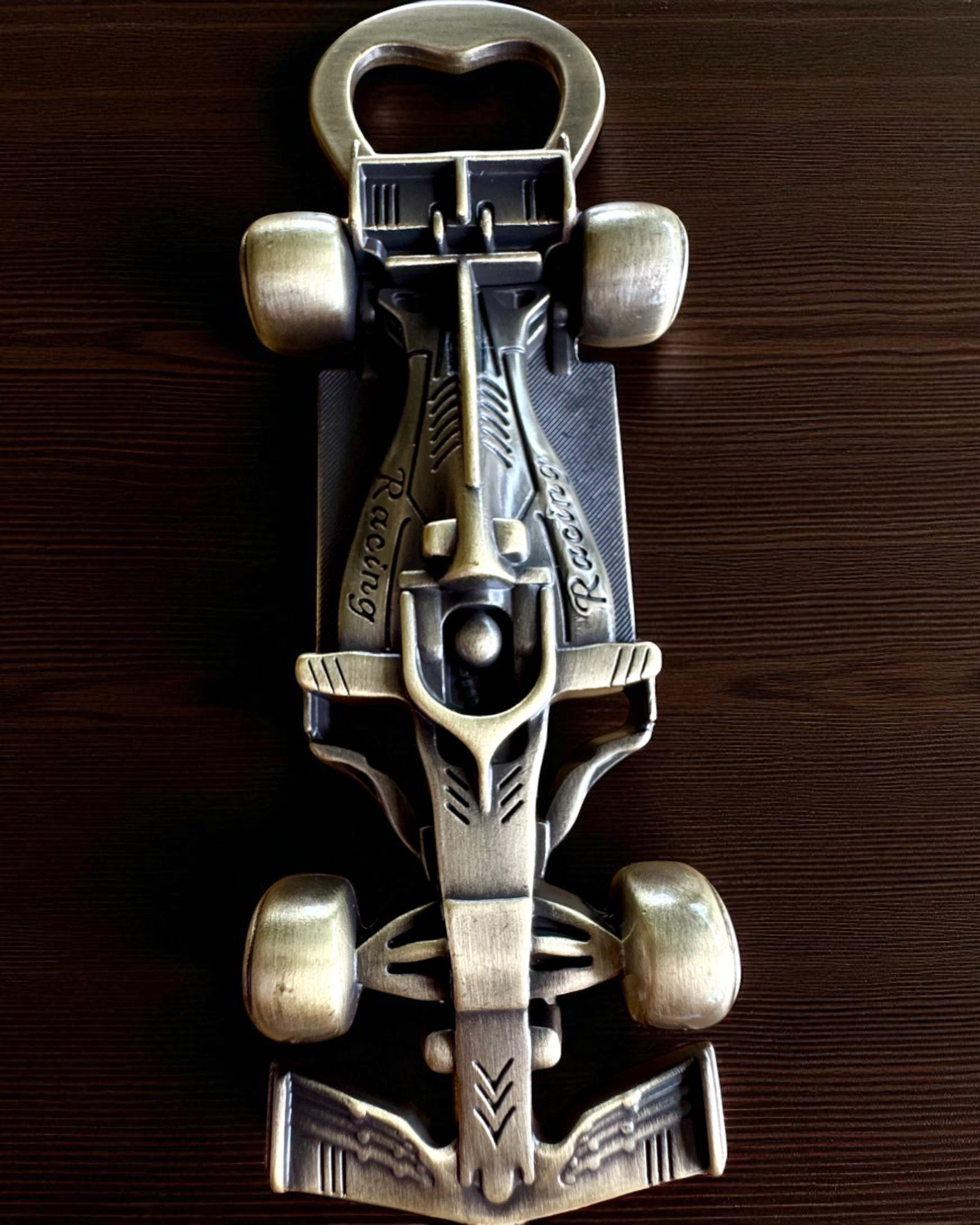 Pullonavaaja Vintage Moottoriajoneuvot - 3 vaihtoehtoa, personointi kaiverruksella lahjaksi