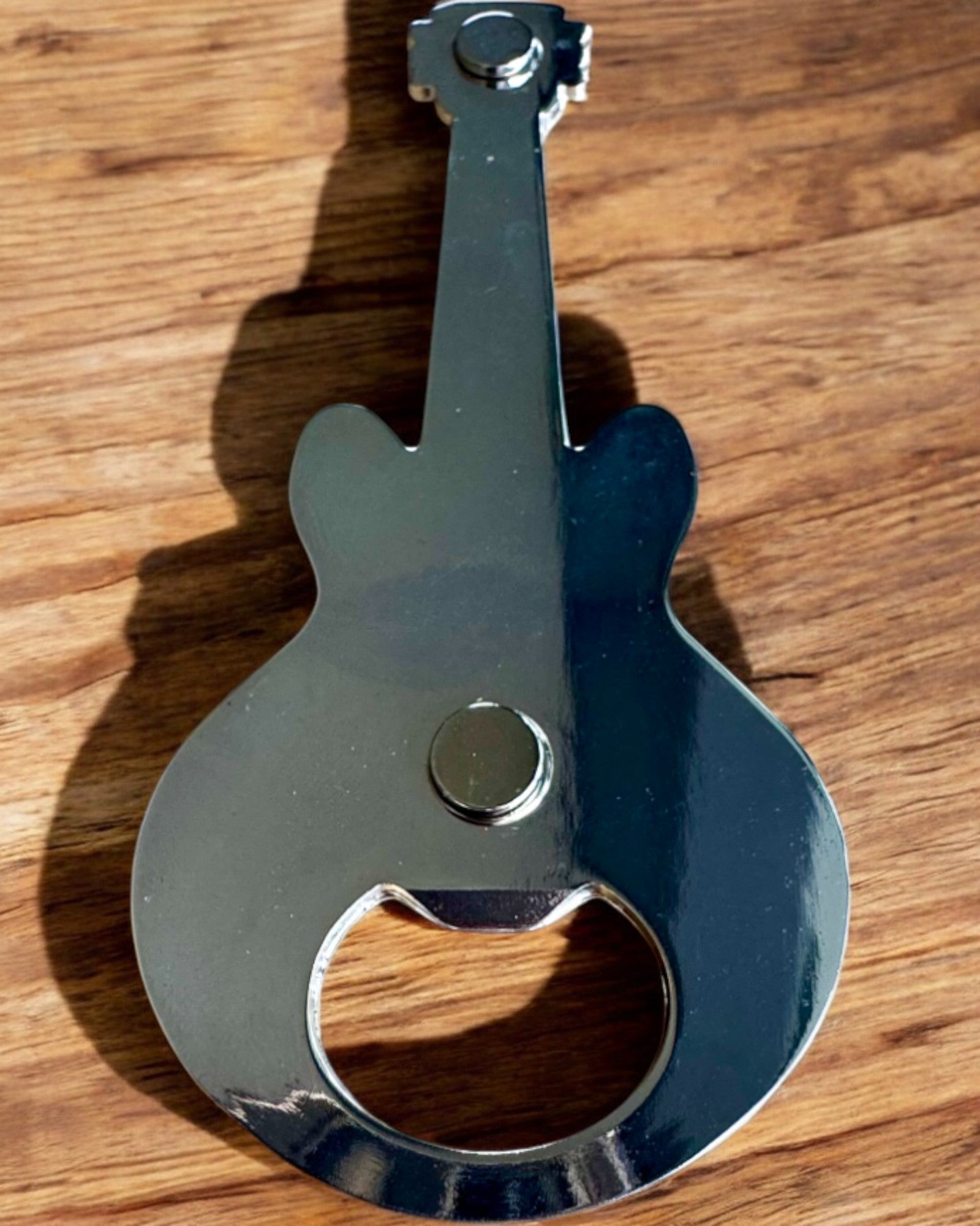 Pullonavaaja Kitara Rock'n'Open, 2 vaihtoehtoa, personointi kaiverruksella lahjaksi