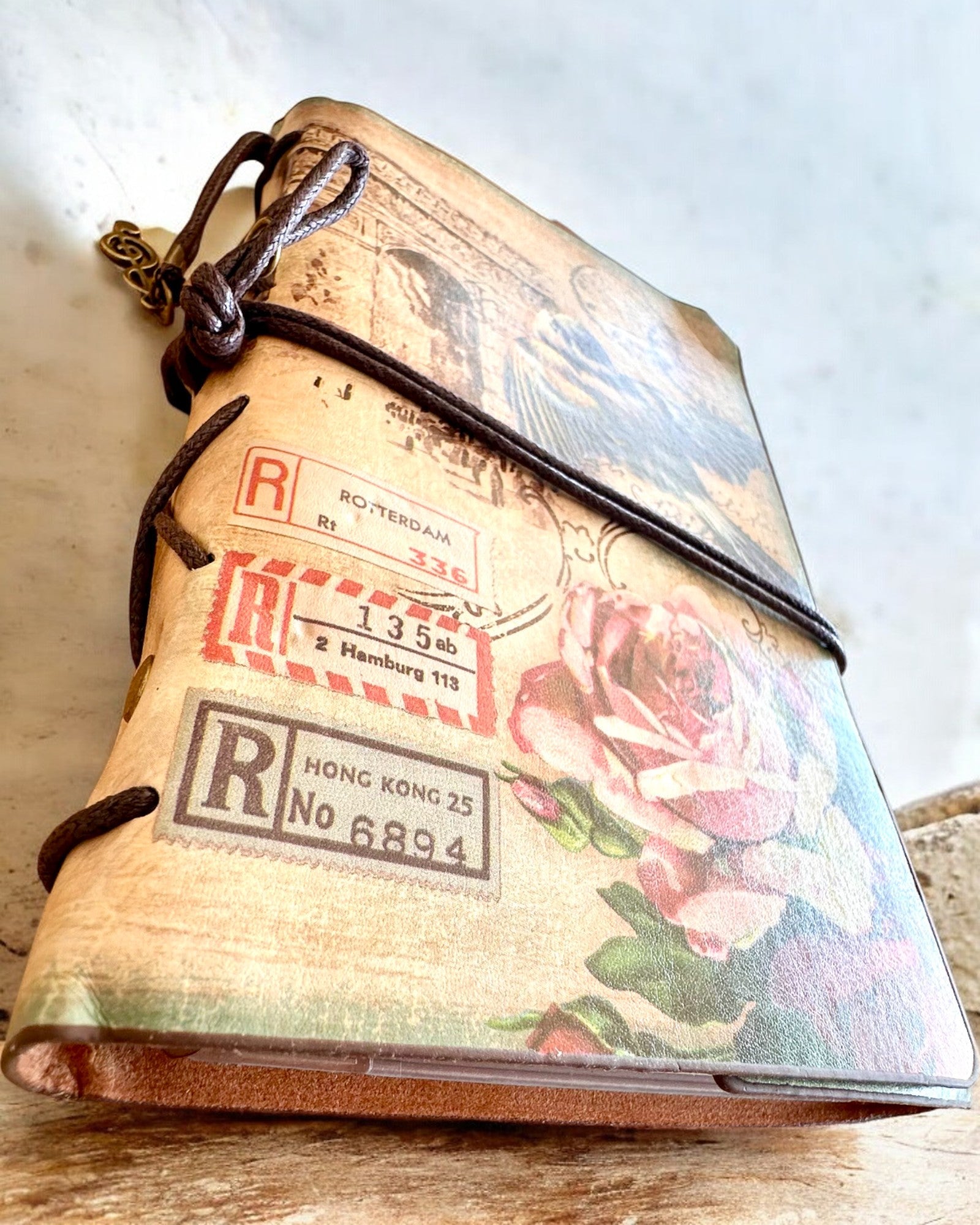 Vintage Memoire -muistikirja personoidulla kaiverruksella - 3 mallia valittavana, muistikirja lahjaksi