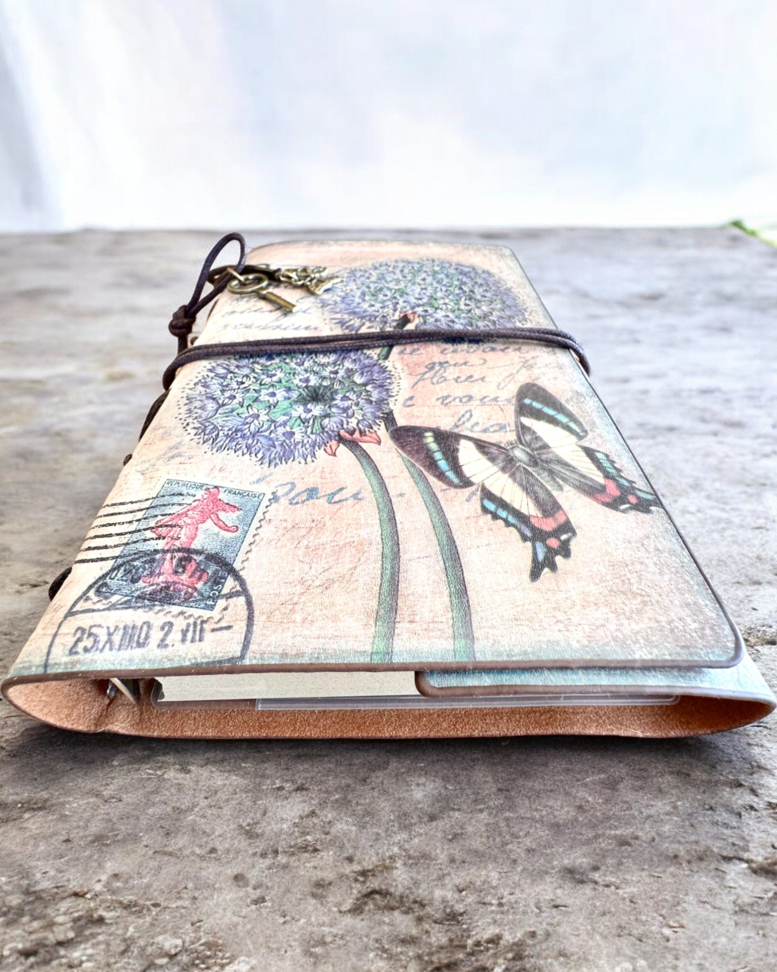 Vintage Memoire -muistikirja personoidulla kaiverruksella - 3 mallia valittavana, muistikirja lahjaksi