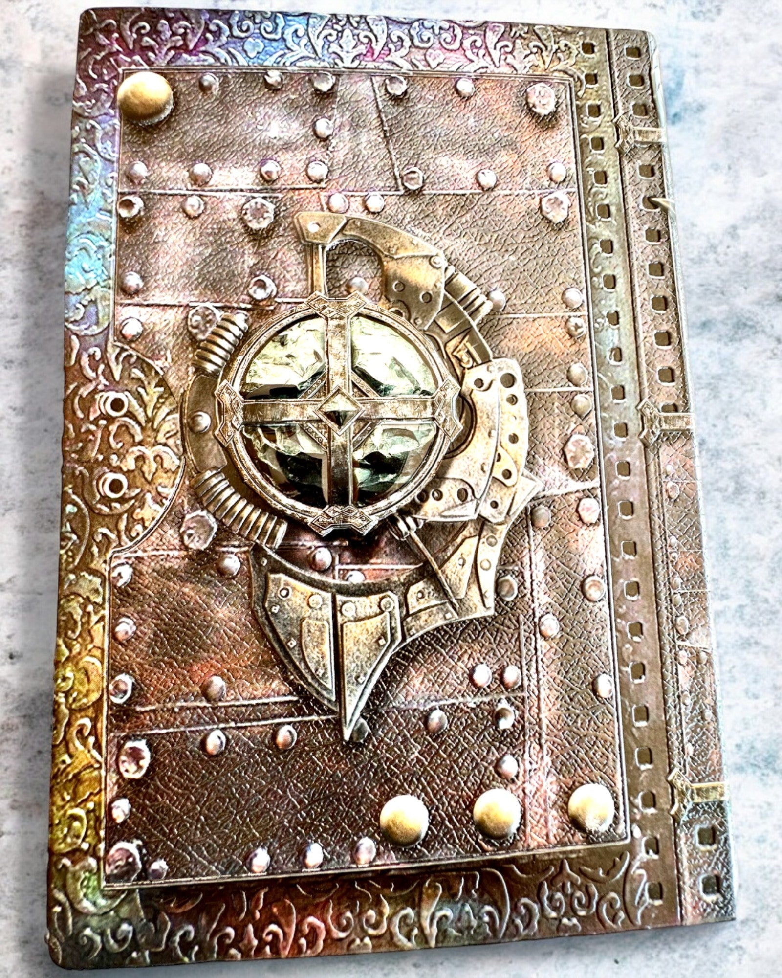 Soturin Kronikka Muistikirja Ritariteemalla, muistivihko, jota voi personoida kaiverruksella lahjaksi