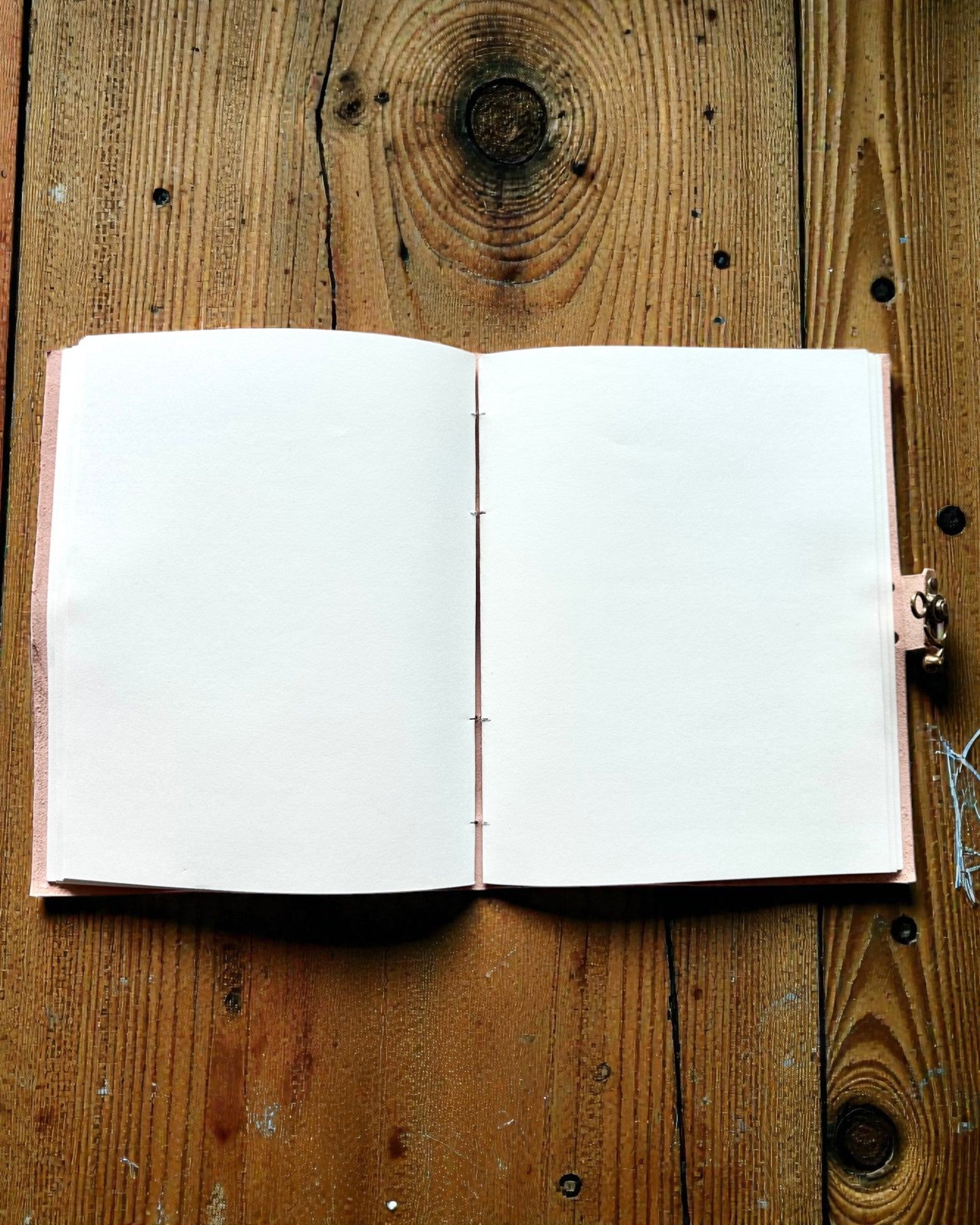 Nahkainen muistokirja Heritage – personoitu muistiinpanovihko 25 × 33 cm