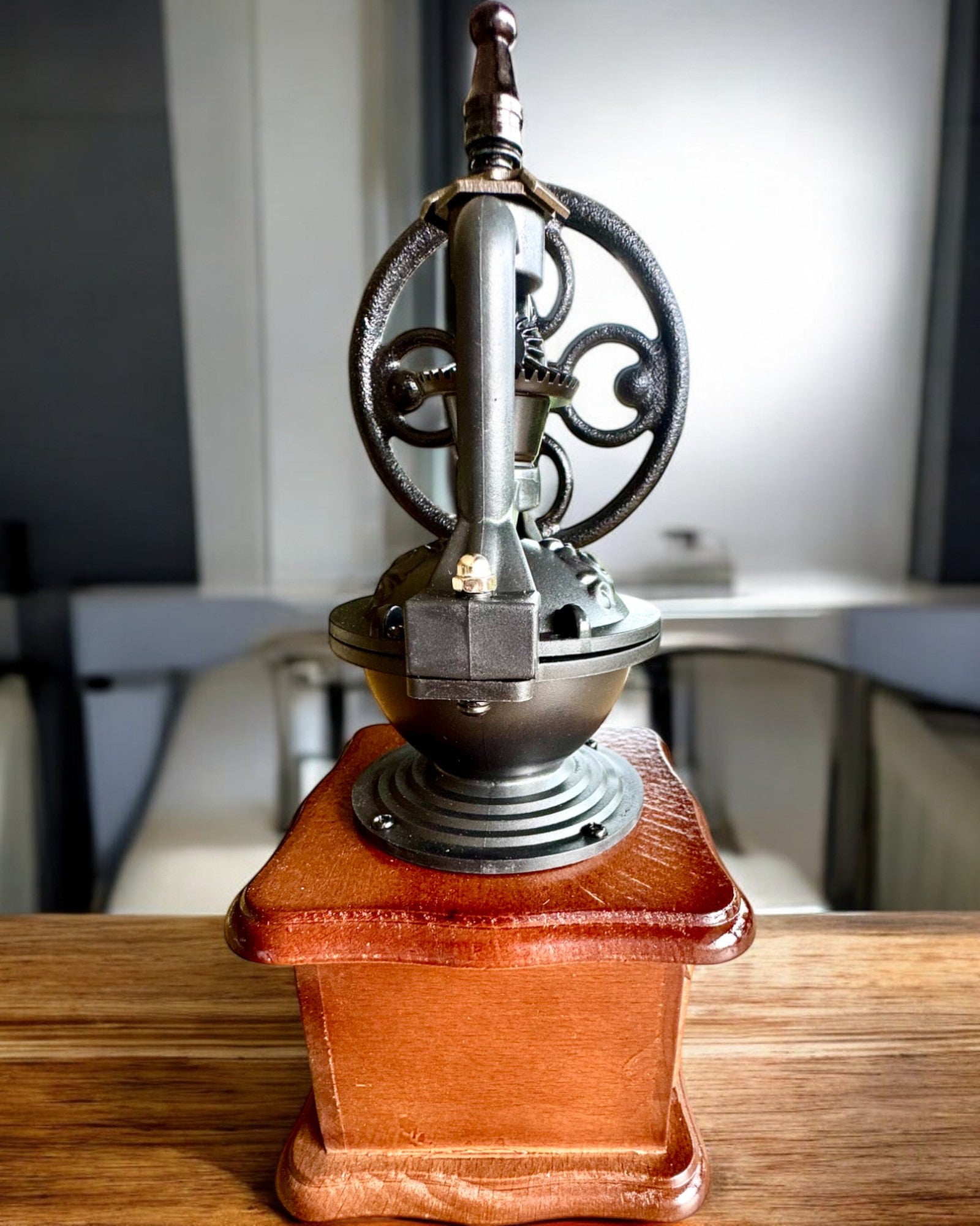 Retro kahvimylly "Vintage Café" 27 cm korkea, mahdollisuus personointiin kaiverruksella lahjaksi