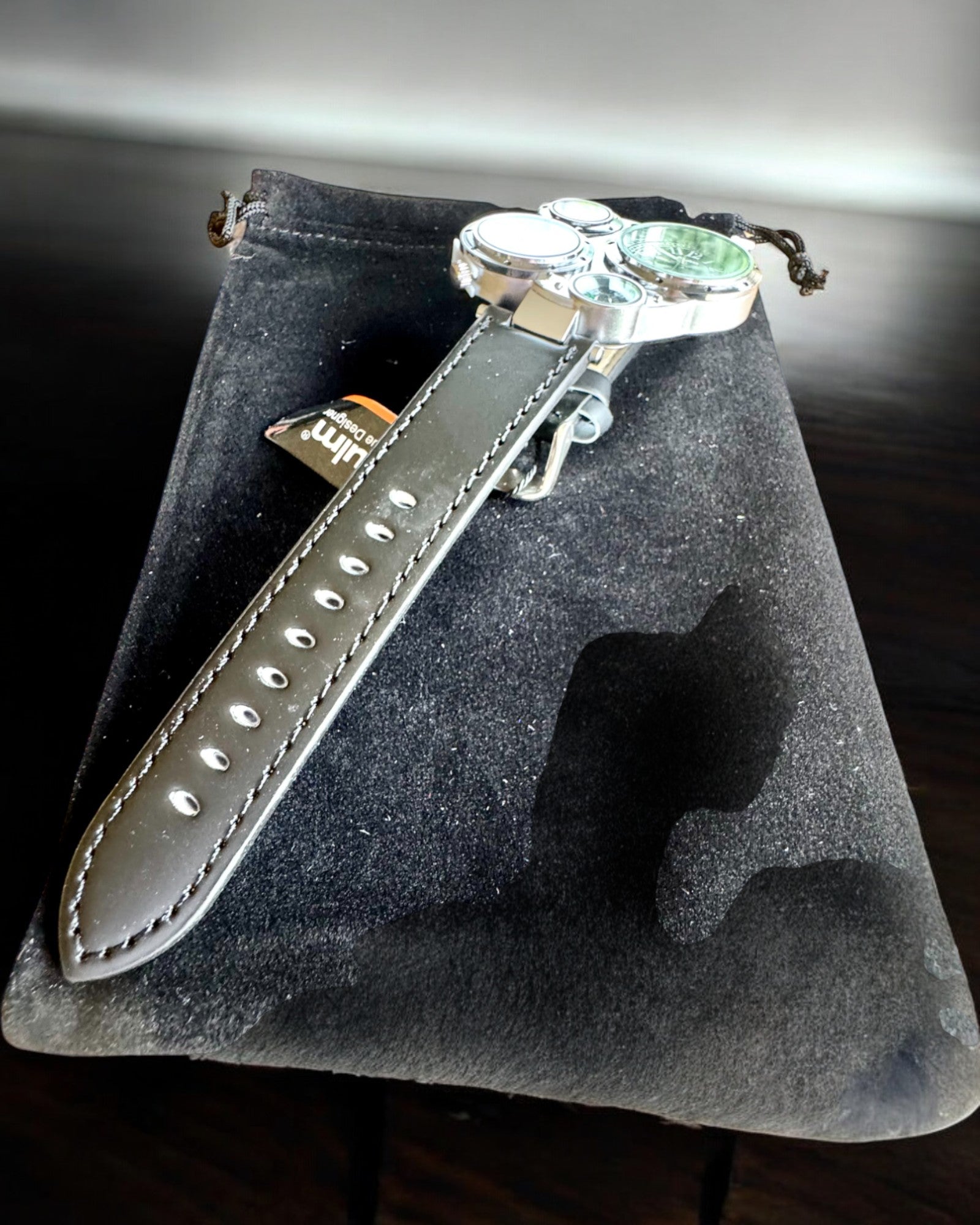 Selviytymiskello "Explorer 4in1", mahdollisuus personointiin kaiverruksella lahjaksi