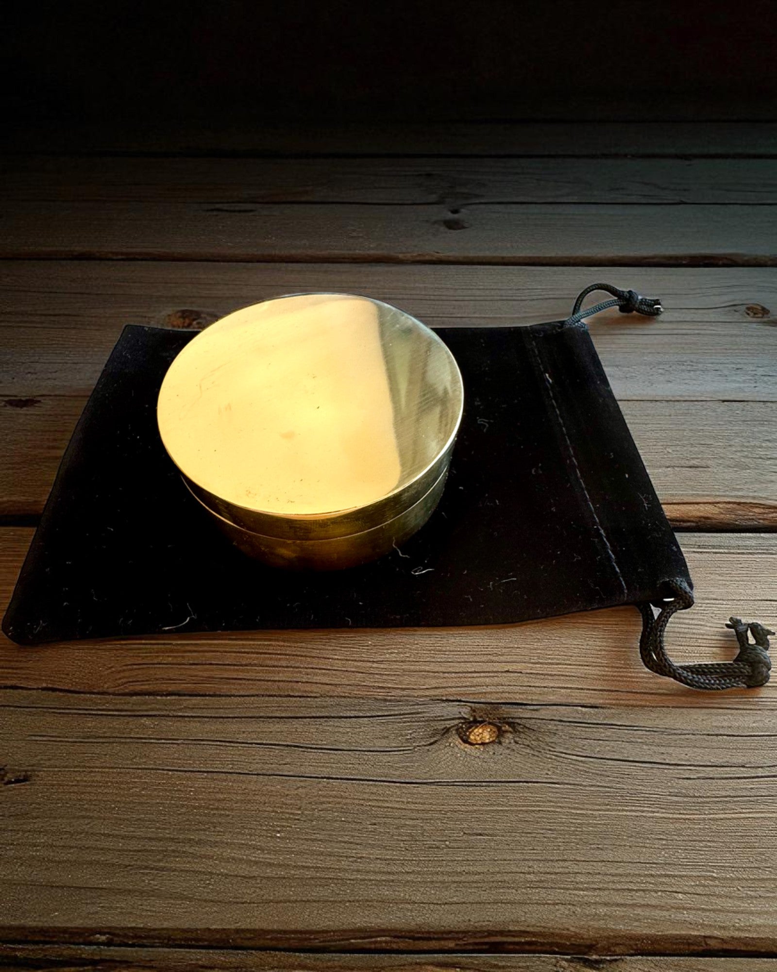 Aurinkokello Voyager 7cm – messinkinen aurinkokello kompassilla, personointi kaiverruksella lahjaksi