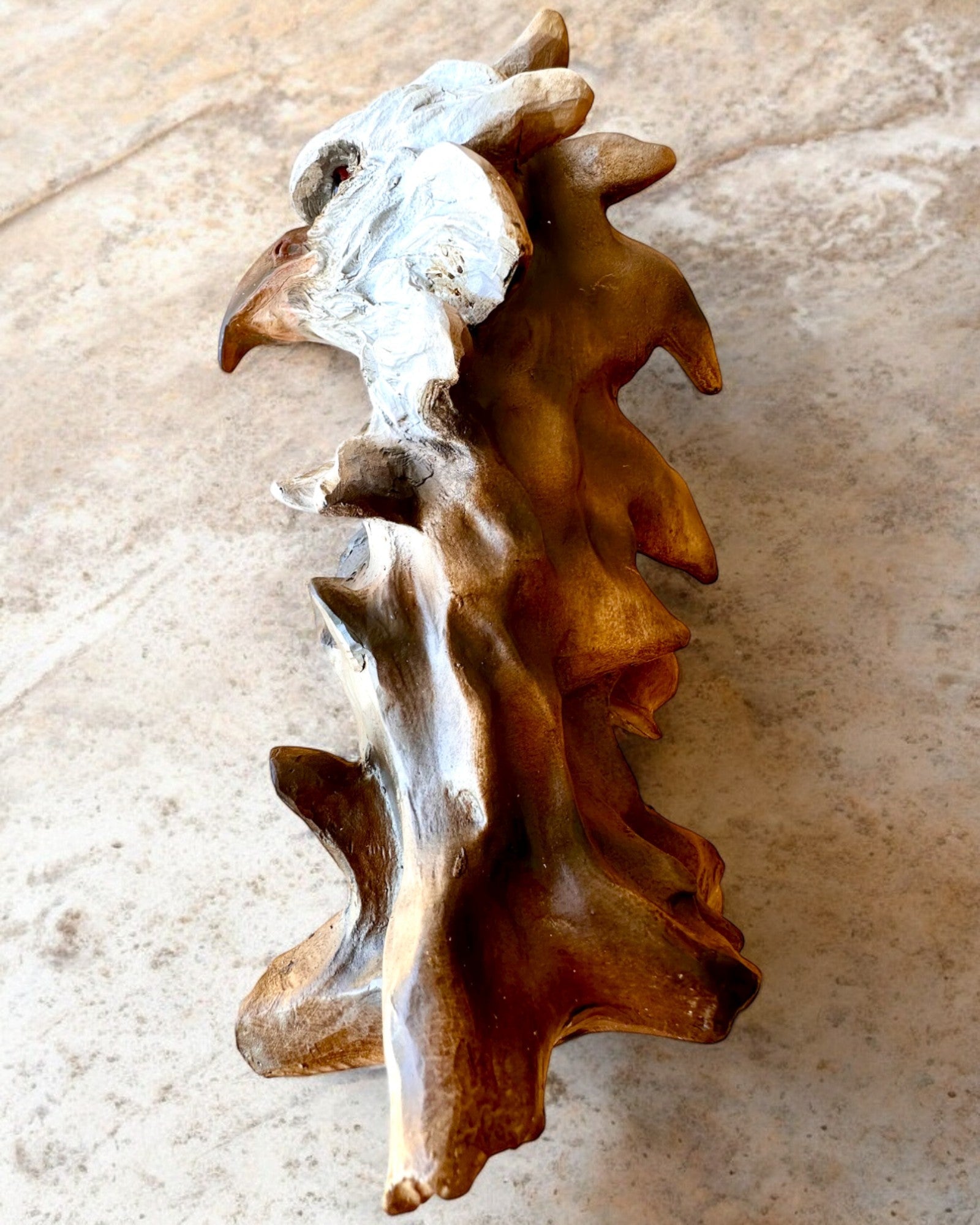 Vapauden Kotka Patsas Hartsista Kaiverrusmahdollisuudella lahjaksi 26.5 cm korkea