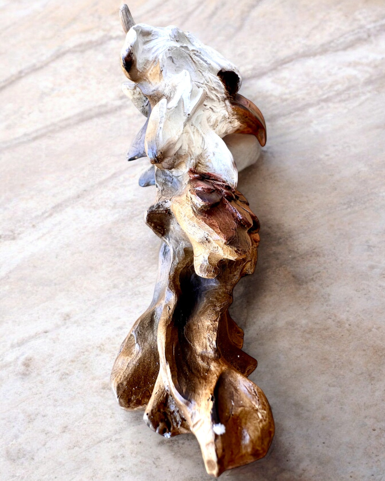 Vapauden Kotka Patsas Hartsista Kaiverrusmahdollisuudella lahjaksi 26.5 cm korkea