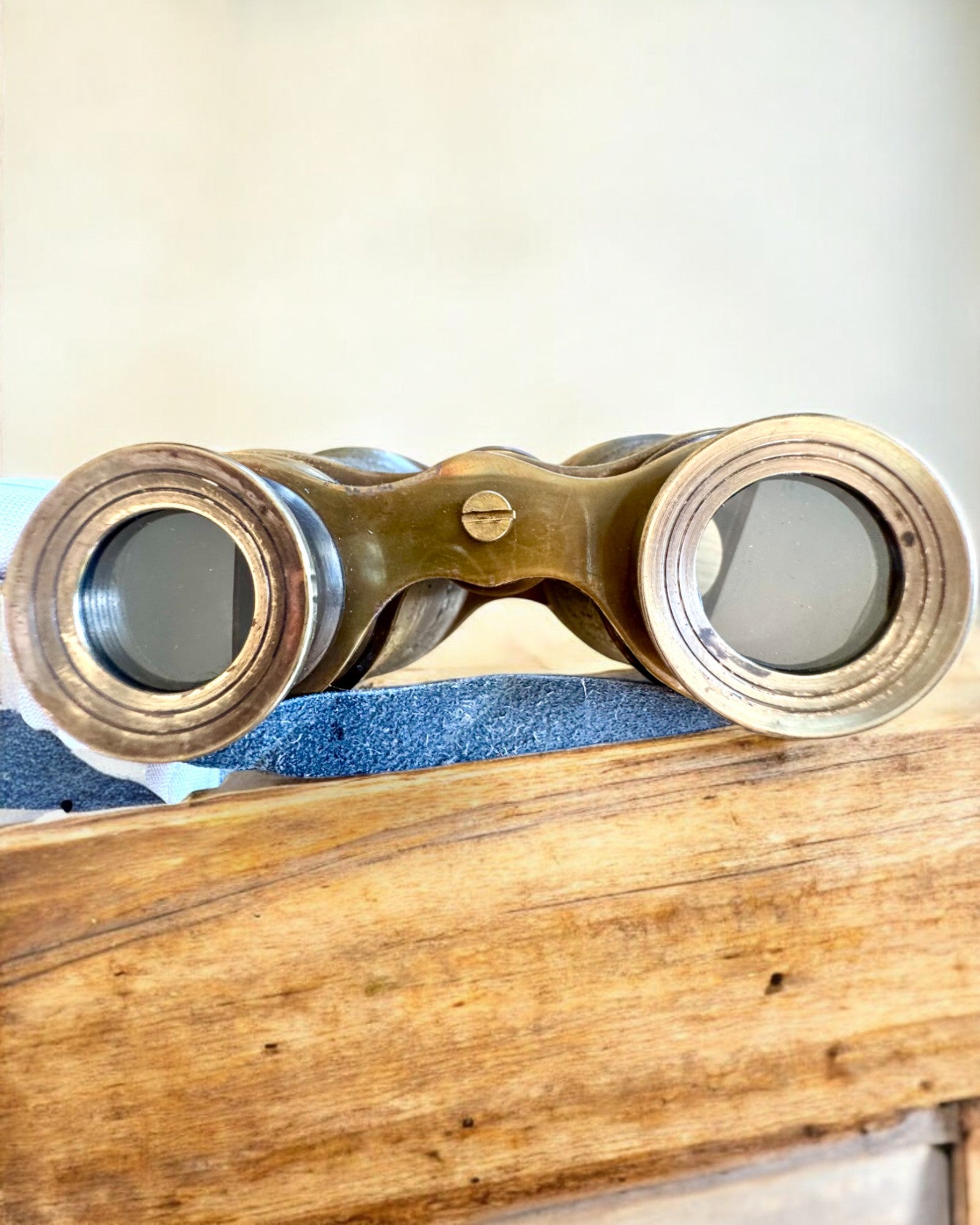 Kiikarit nahkaisella kotelolla Victorian's Eye, 11 cm Messinkiä, Käsin koristeltu, personointi kaiverruksella lahjaksi