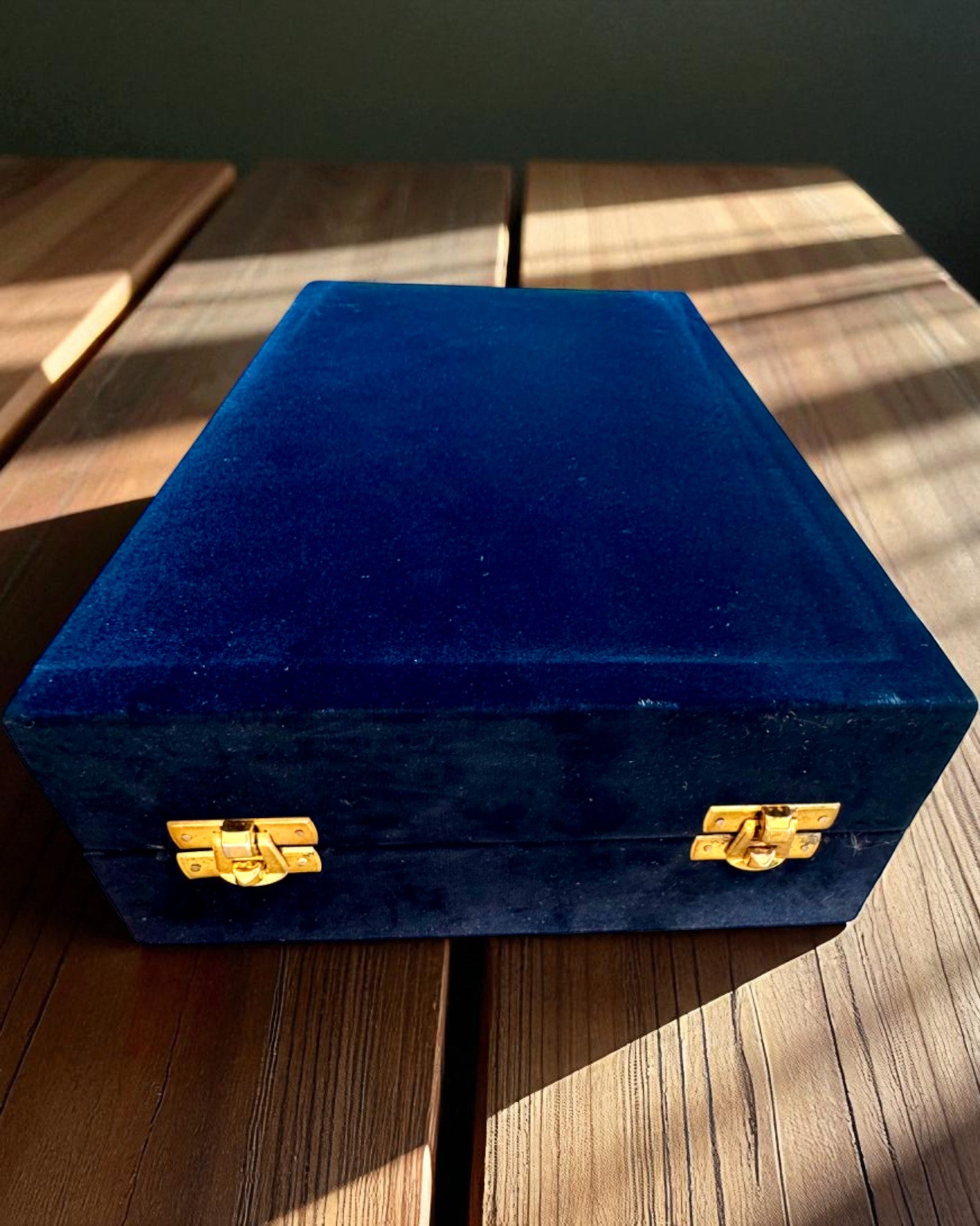 Kuparisarja Mandala – Pullo 1L + 2 Kuppia Kotelo, mahdollisuus personointiin kaiverruksella lahjaksi