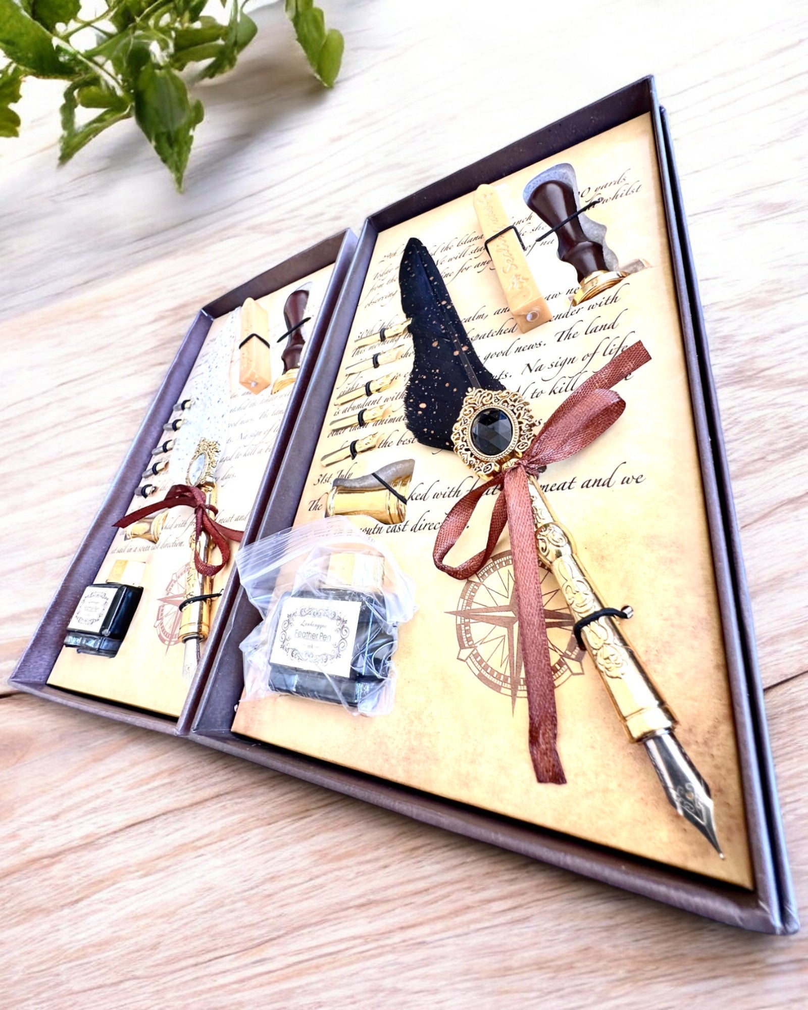 Kalligrafiasetti "Eleganssi Käytännössä" kaiverrusvaihtoehdolla, lahjaksi. 2 värivaihtoehtoa valittavana