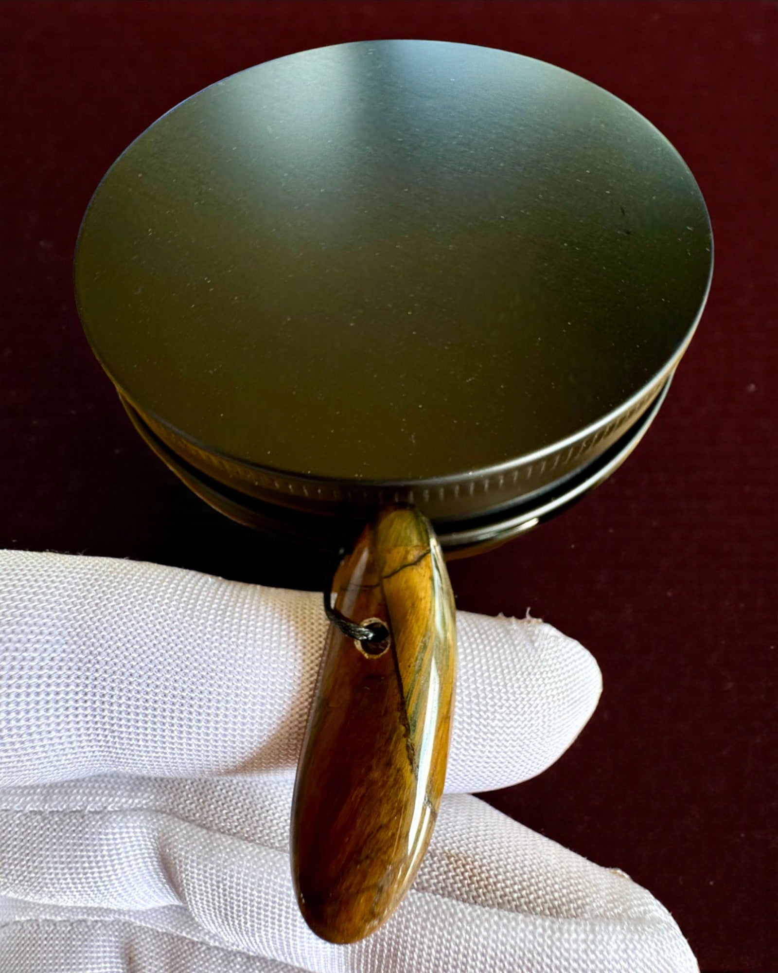 Intentionaalikynttilä Tiikerin Voima – Itsevarmuus ja hyvinvointi, 250 ml, mahdollisuus kannen personointiin lahjaksi