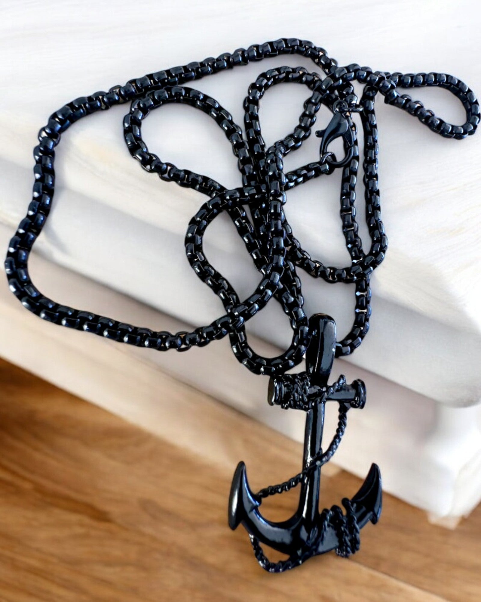 Determinaation Ankkuri, Meri Amuletti, kaulakoru, mahdollisuus personointiin kaiverruksella lahjaksi, 3 vaihtoehtoa valittavana