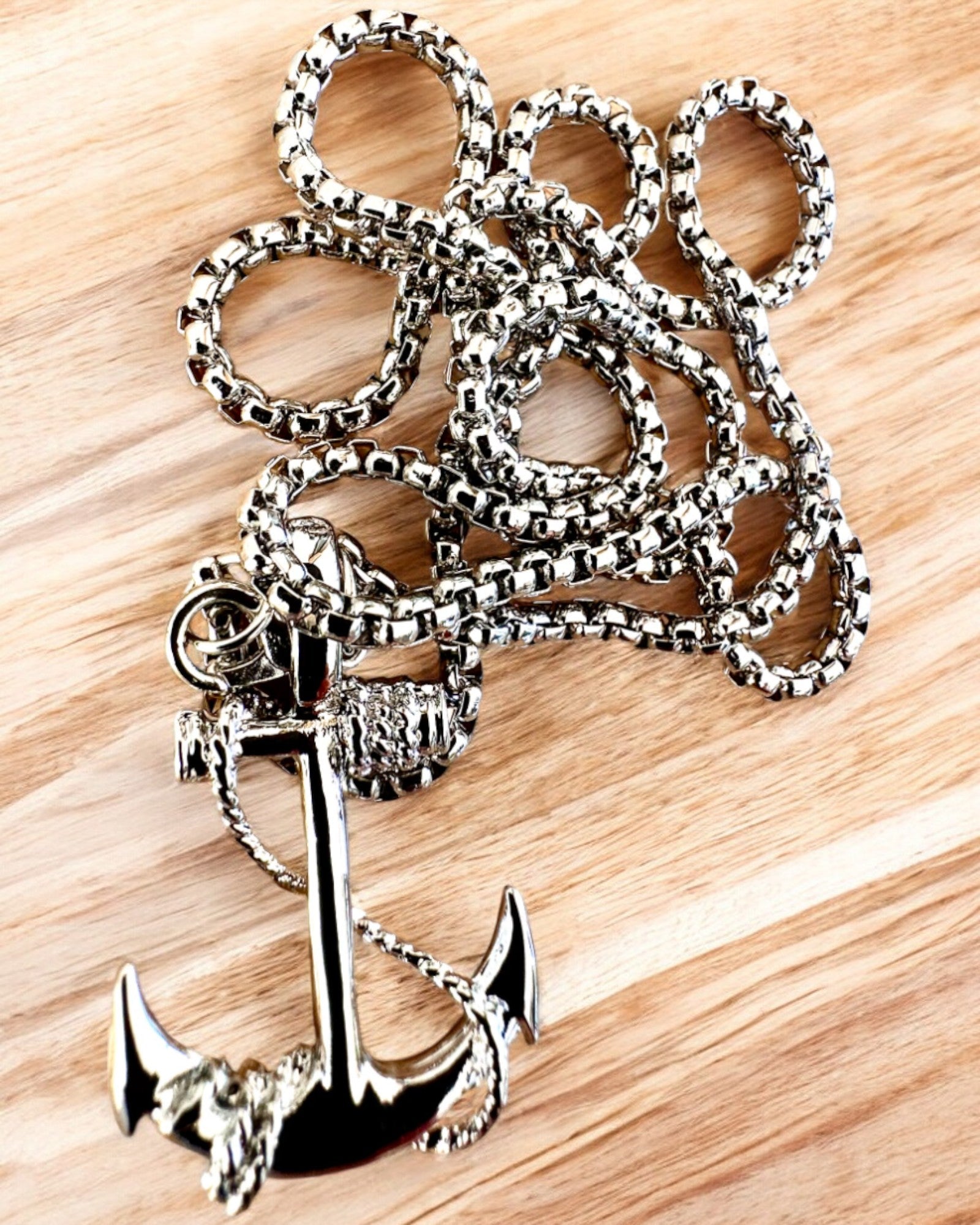 Determinaation Ankkuri, Meri Amuletti, kaulakoru, mahdollisuus personointiin kaiverruksella lahjaksi, 3 vaihtoehtoa valittavana