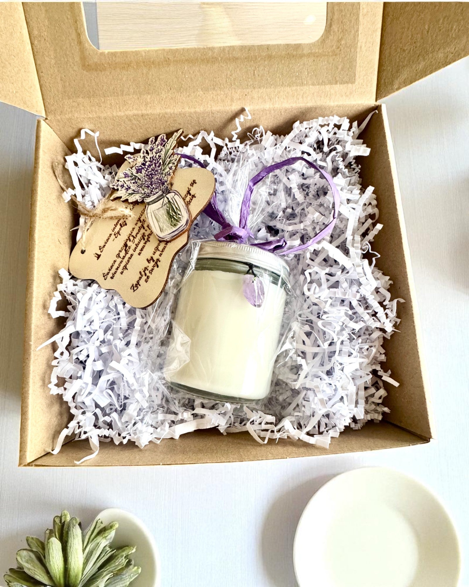 Intentionaalinen soijakynttilä Ametisti – rauha, harmonia ja puhdistuminen, 250 ml, mahdollisuus personointiin lahjaksi