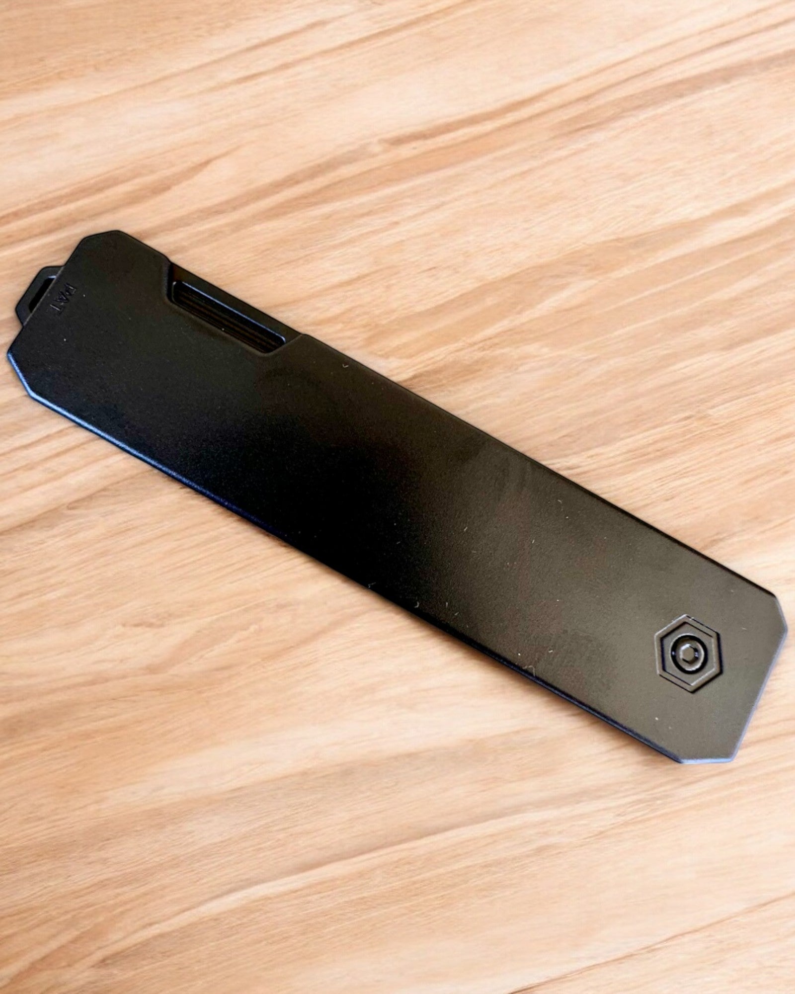 Comblok - Taitettava monitoimikampa, mahdollisuus personointiin kaiverruksella lahjaksi