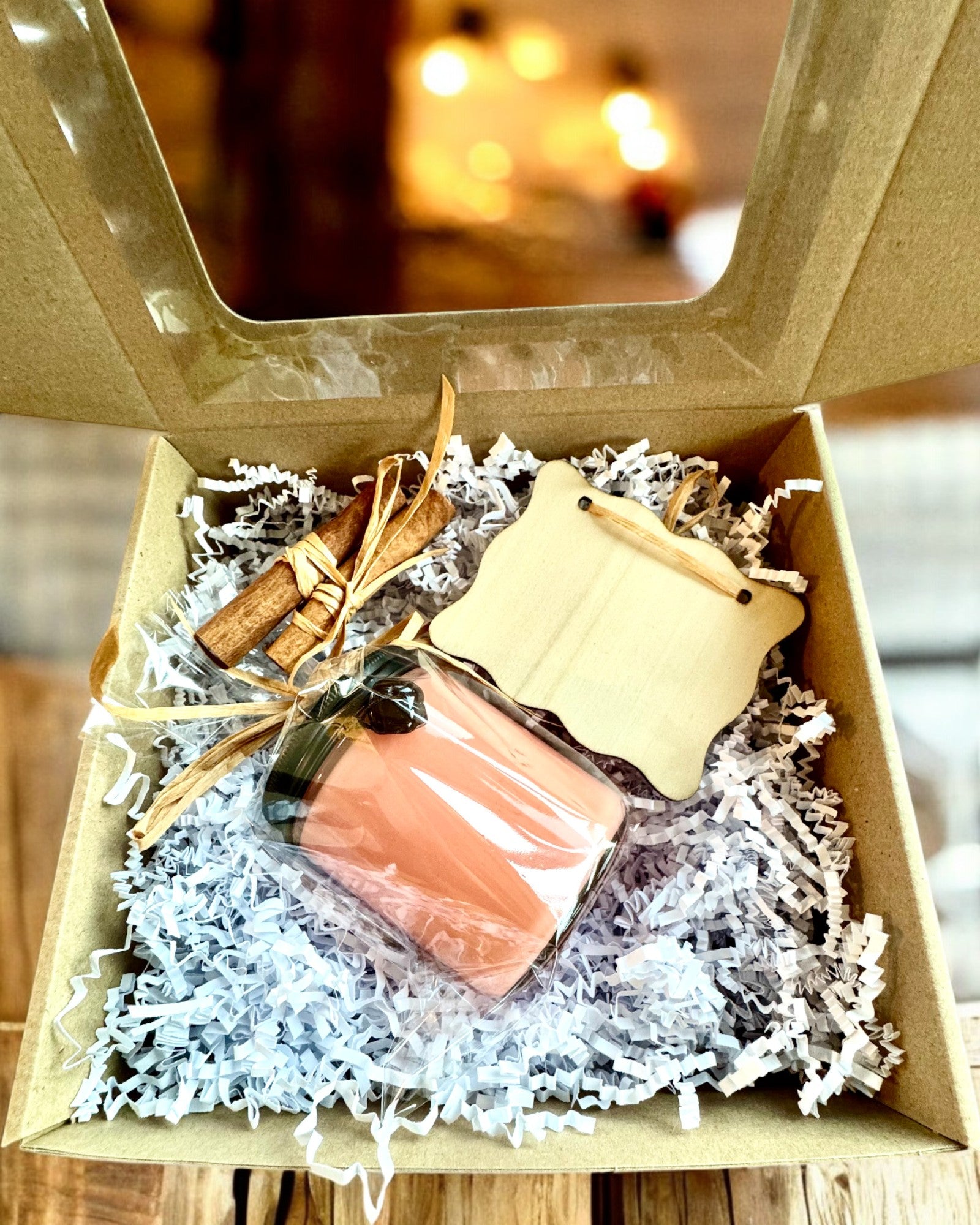 Intentionaalinen soijakynttilä 250 ml luonnonkivellä – valitse oma energiasi: sitriini tai granaatti, personointi kaiverruksella lahjaksi