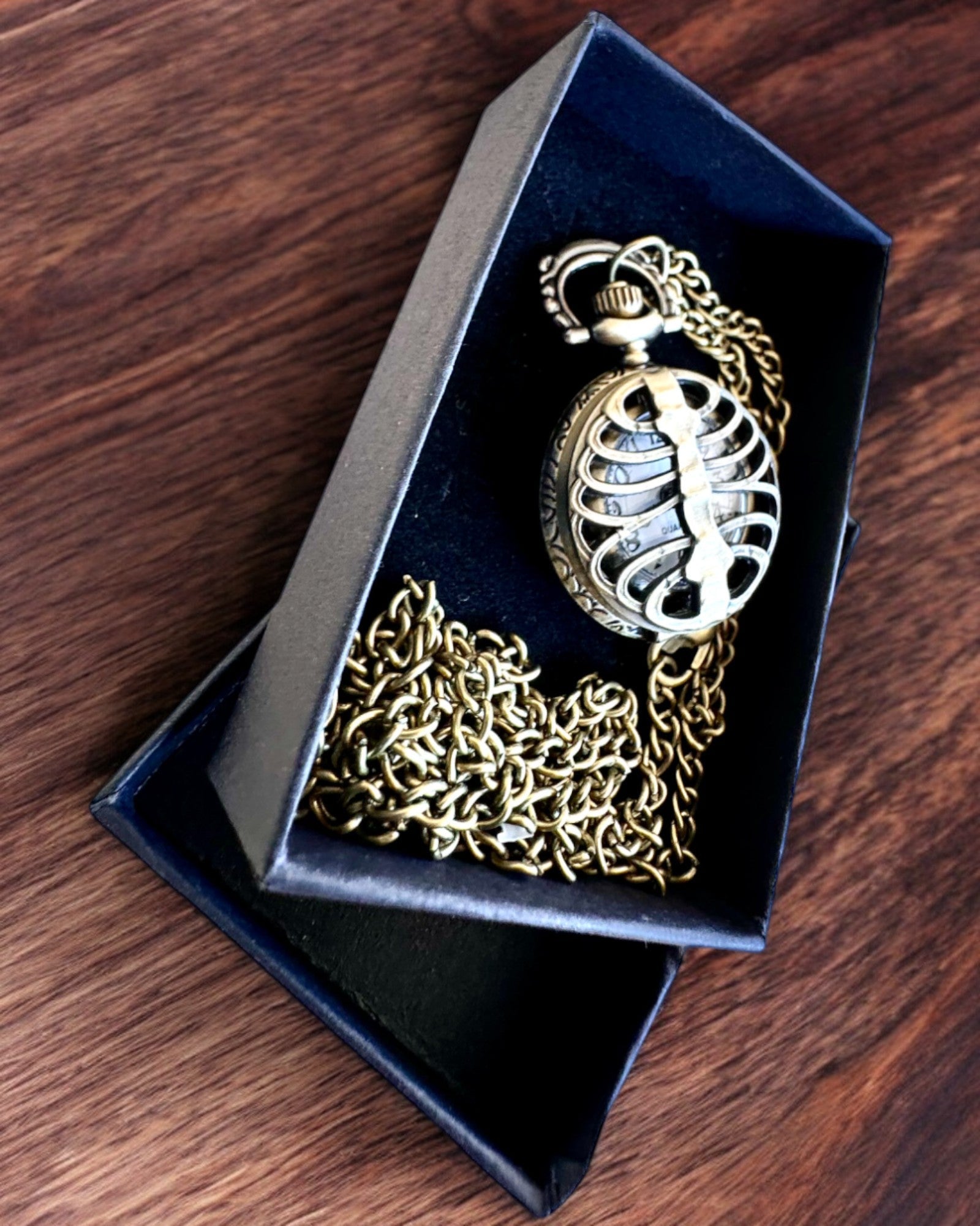 Taskukello "Rybia Łuska" kaiverrusmahdollisuudella lahjaksi