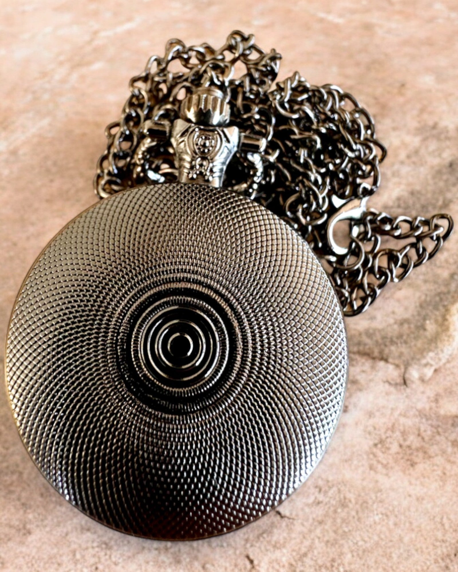 Taskukello "Magiczna Talia" - Tyylikäs ruostumattomasta teräksestä valmistettu lisävaruste, personointi kaiverruksella lahjaksi