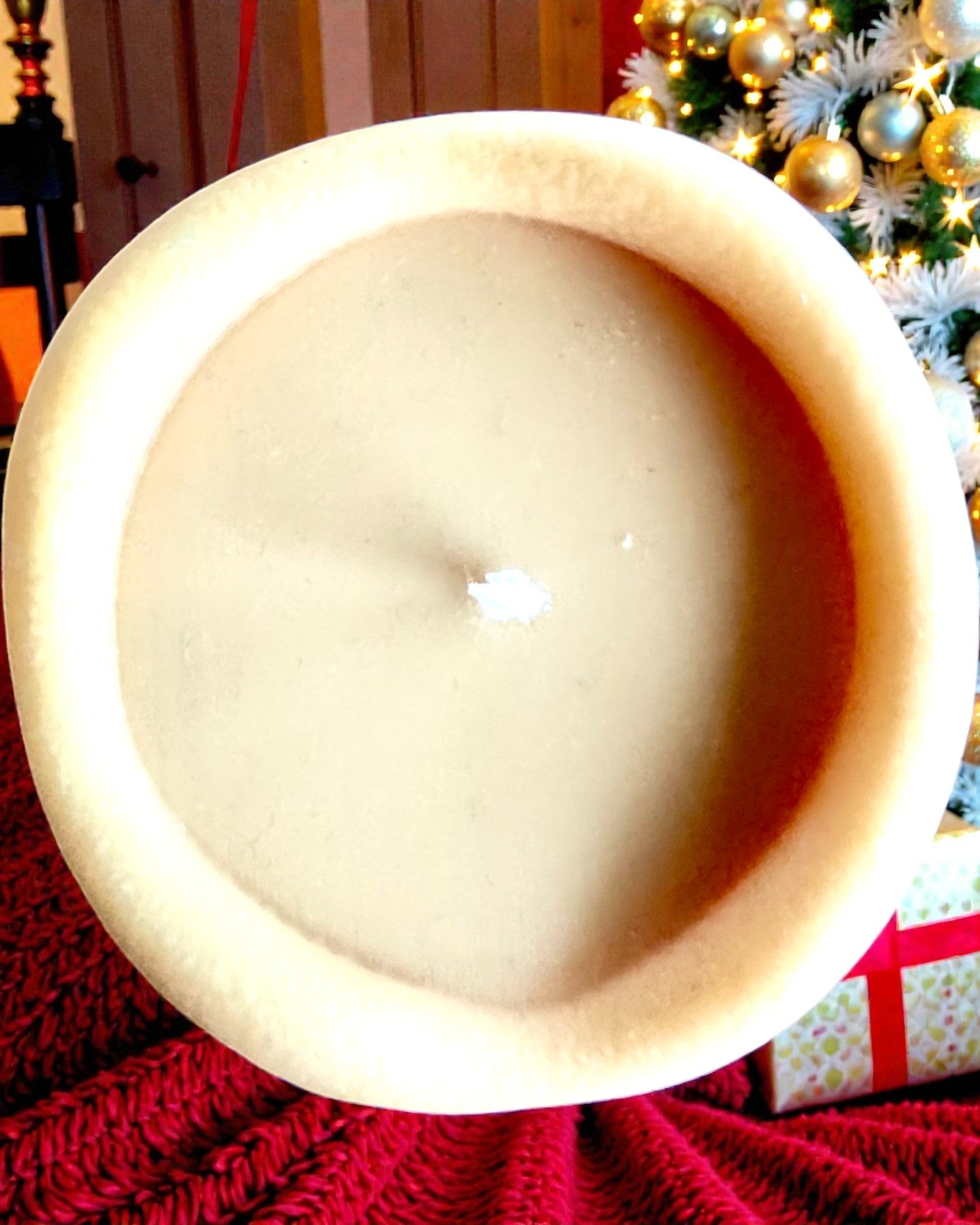 Soijakynttilä Talvikettu, 7,5 cm korkea, käsin valettu soijakynttilä suloisella nukkuvalla ketulla, personoitavissa kaiverruksella laattaan