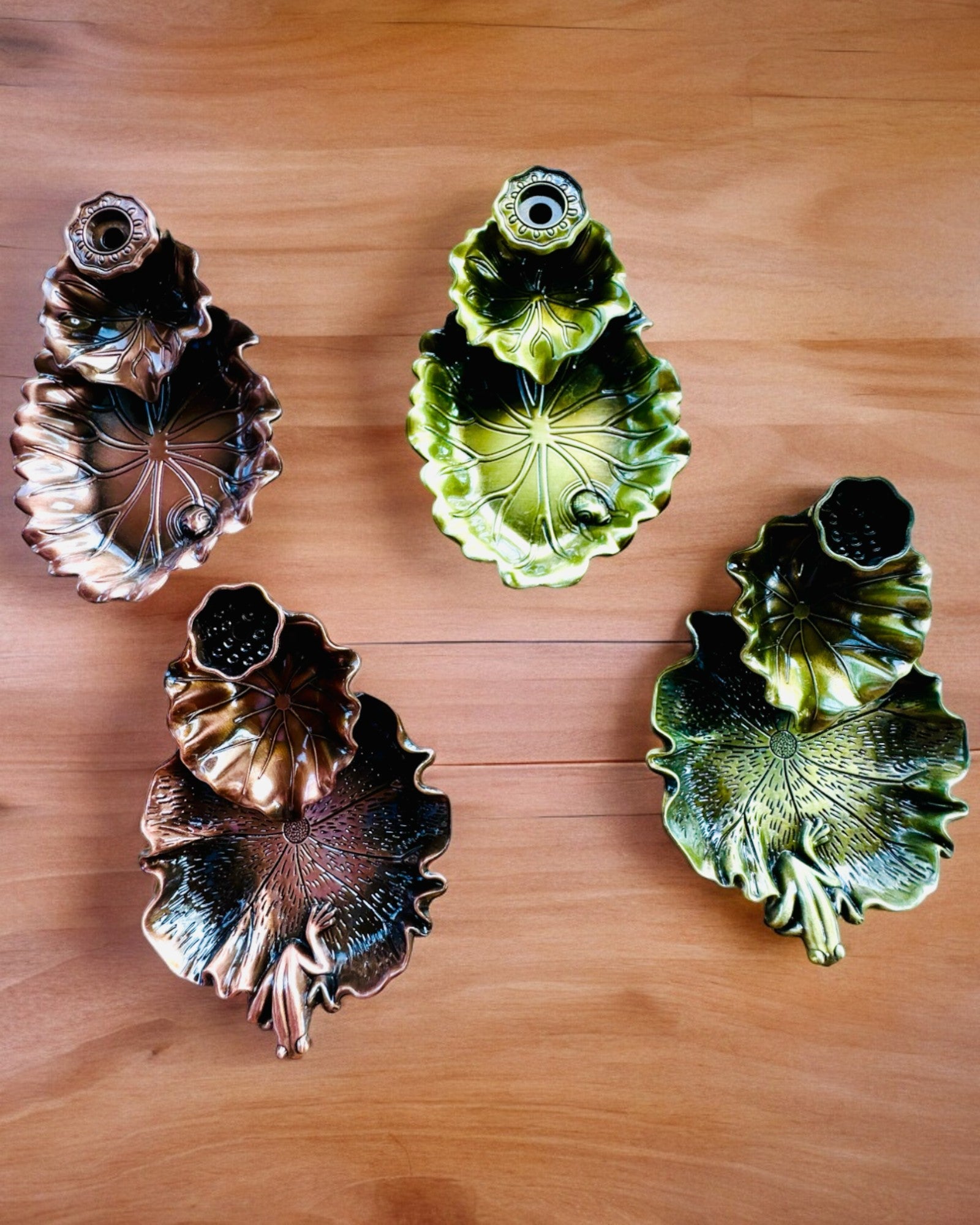 Tyylikäs metallinen lootuksenlehti suitsuketeline - 4 vaihtoehtoa valittavana, mahdollisuus personointiin kaiverruksella lahjaksi