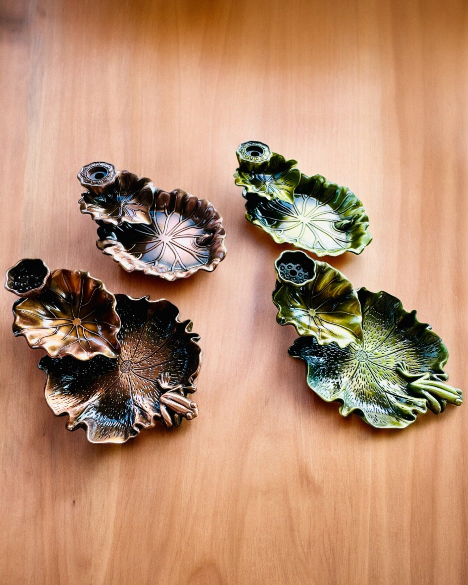 Tyylikäs metallinen lootuksenlehti suitsuketeline - 4 vaihtoehtoa valittavana, mahdollisuus personointiin kaiverruksella lahjaksi