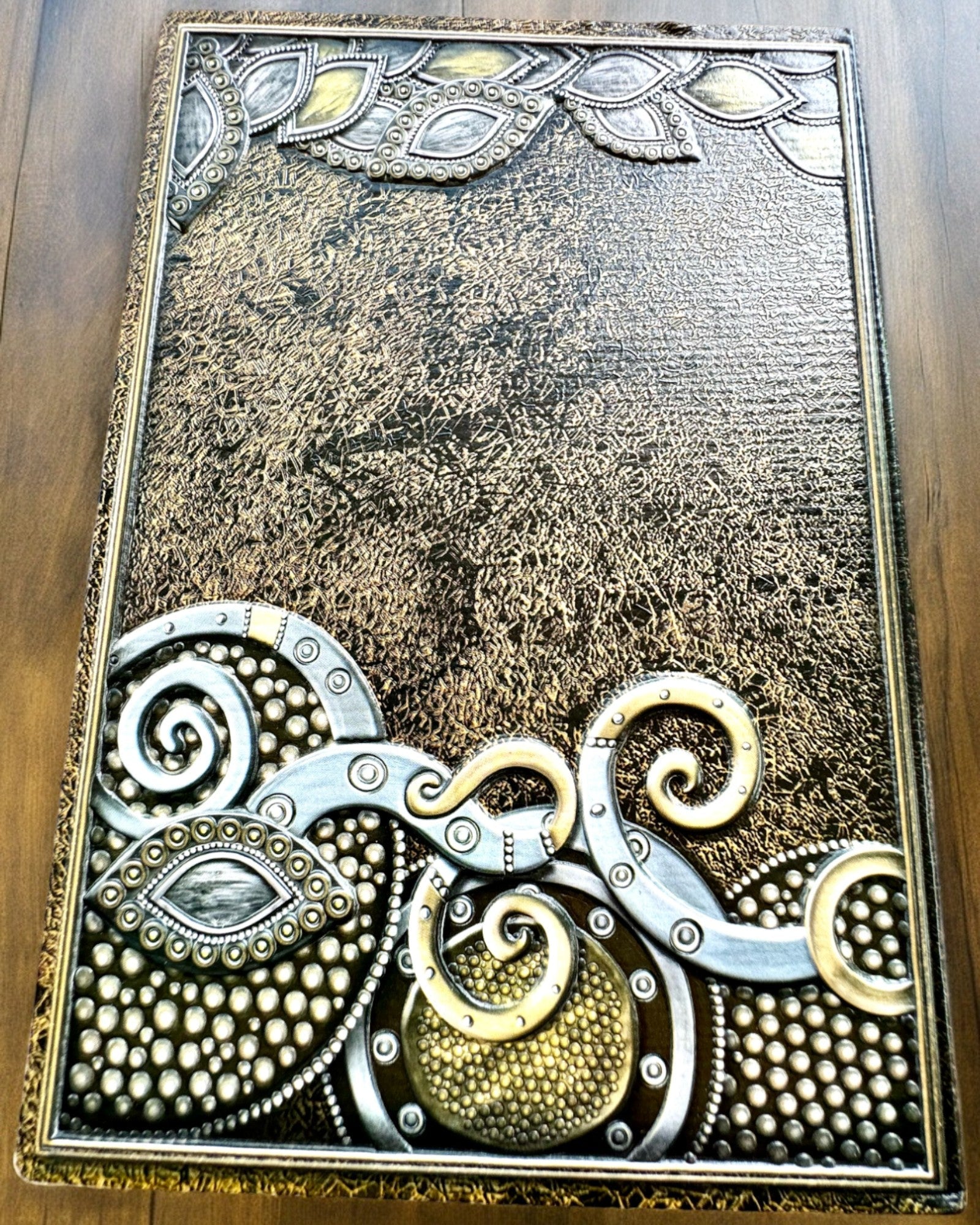 Taiteellinen muistikirja, naamiointimuistikirja - A5, personointi kaiverruksella lahjaksi