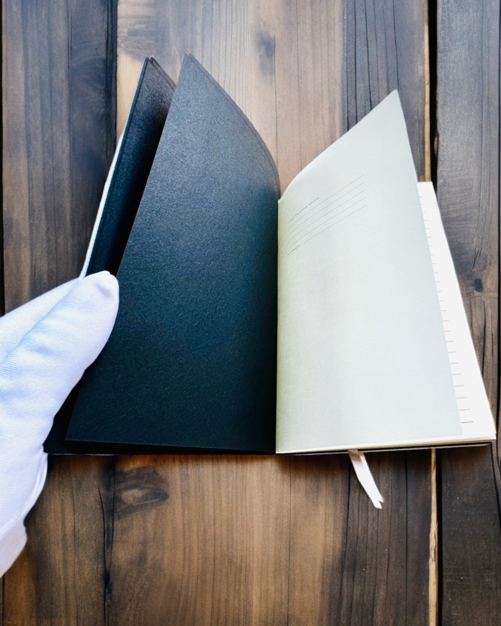 Taiteellinen muistikirja, naamiointimuistikirja - A5, personointi kaiverruksella lahjaksi