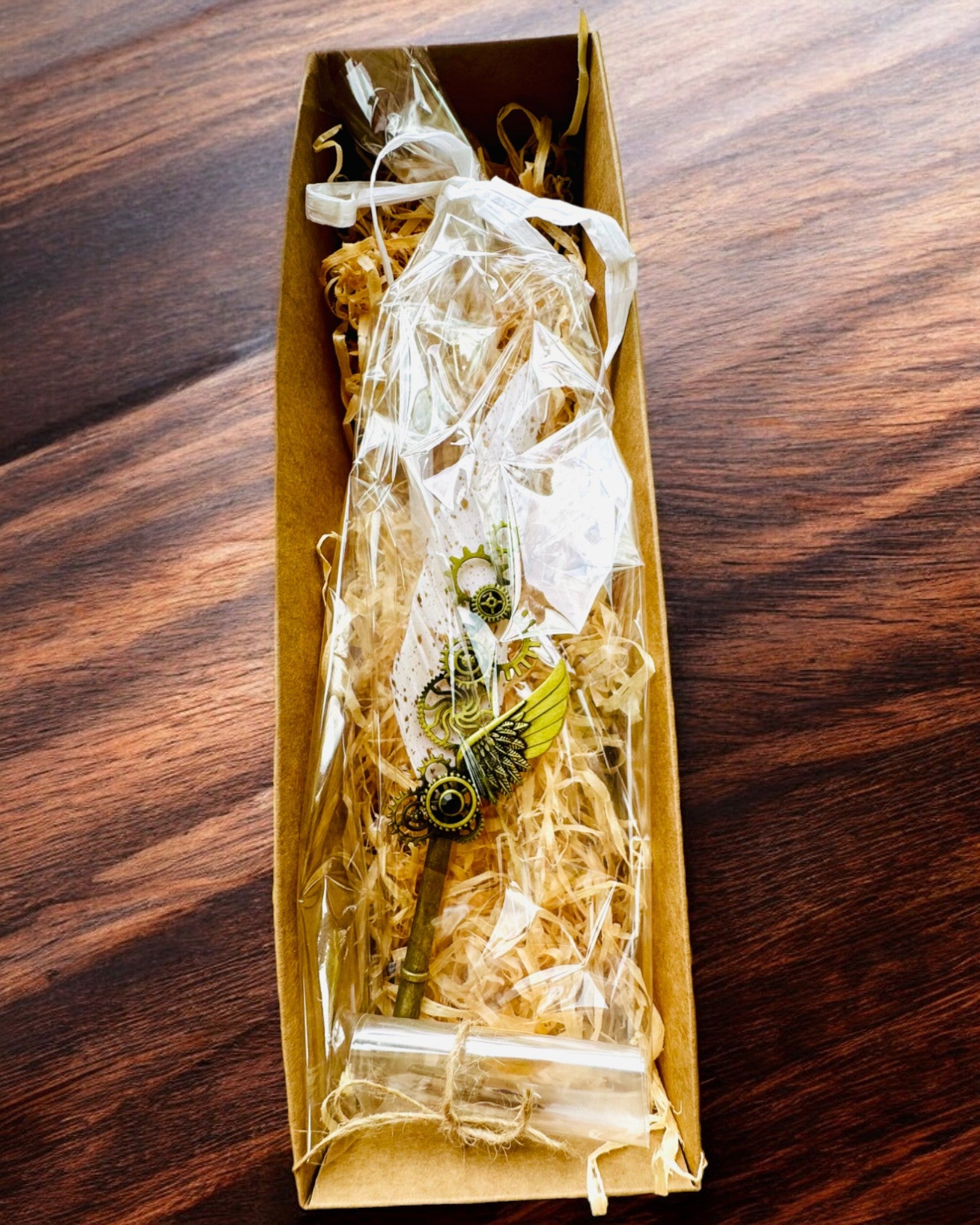 Kalligrafiakynä "Steampunk-tyylinen Eleganssi" Kalkkunan Sulalla - Käsintehty, 5 vaihtoehtoa valittavana, personointi kaiverruksella lahjaksi