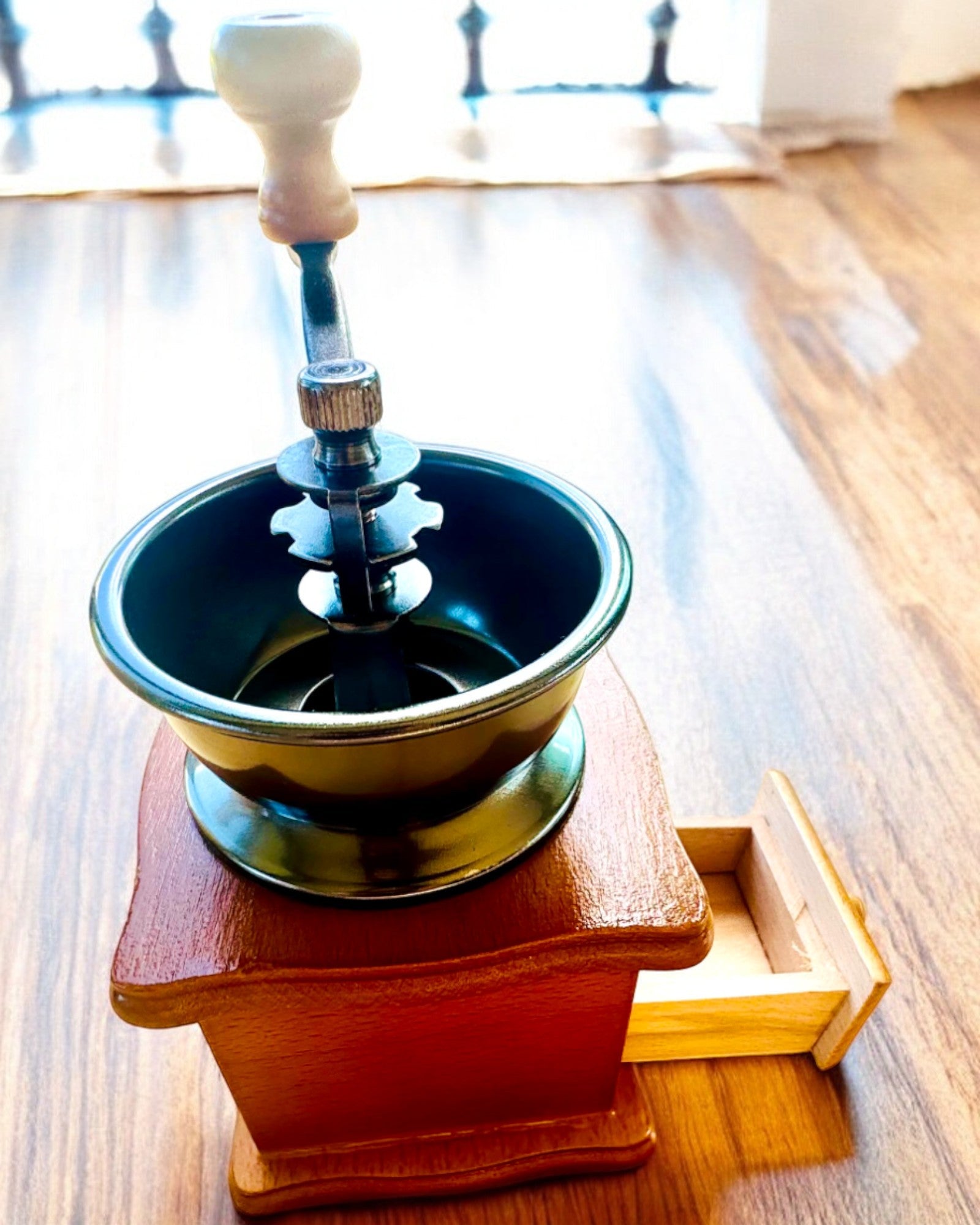 Perinteinen Kahvimylly Klassinen Aromi - kaiverrusvaihtoehdolla, personointi lahjaksi