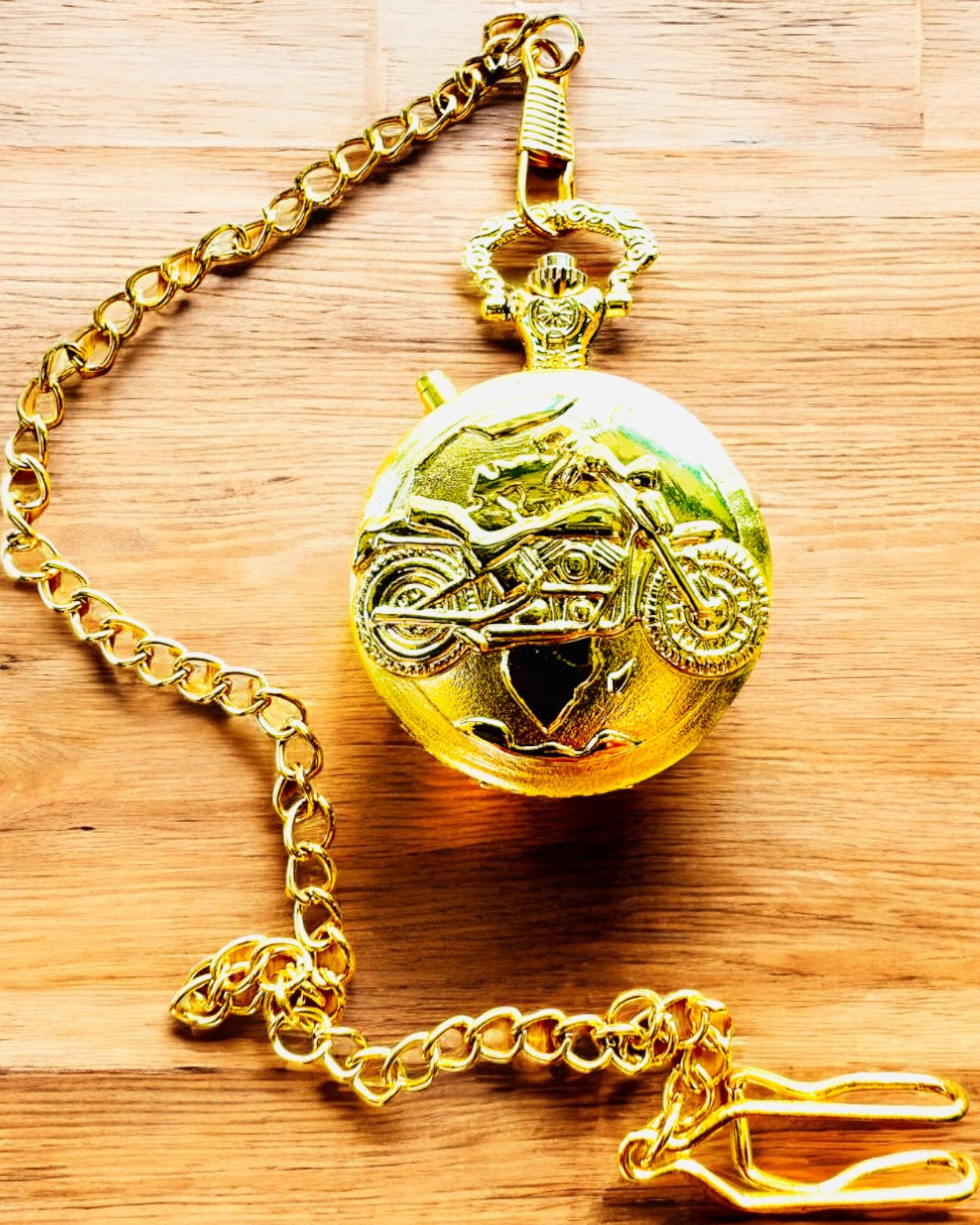 Taskukello "Motocykli Elegancik 2" – Kaiverrus lahjaksi, 3 värivaihtoehtoa