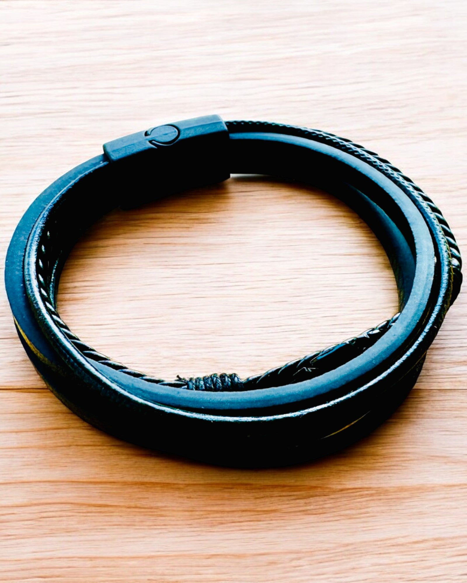 "Orzeł"-rannekoru kaiverrusmahdollisuudella, 3 värivaihtoehtoa