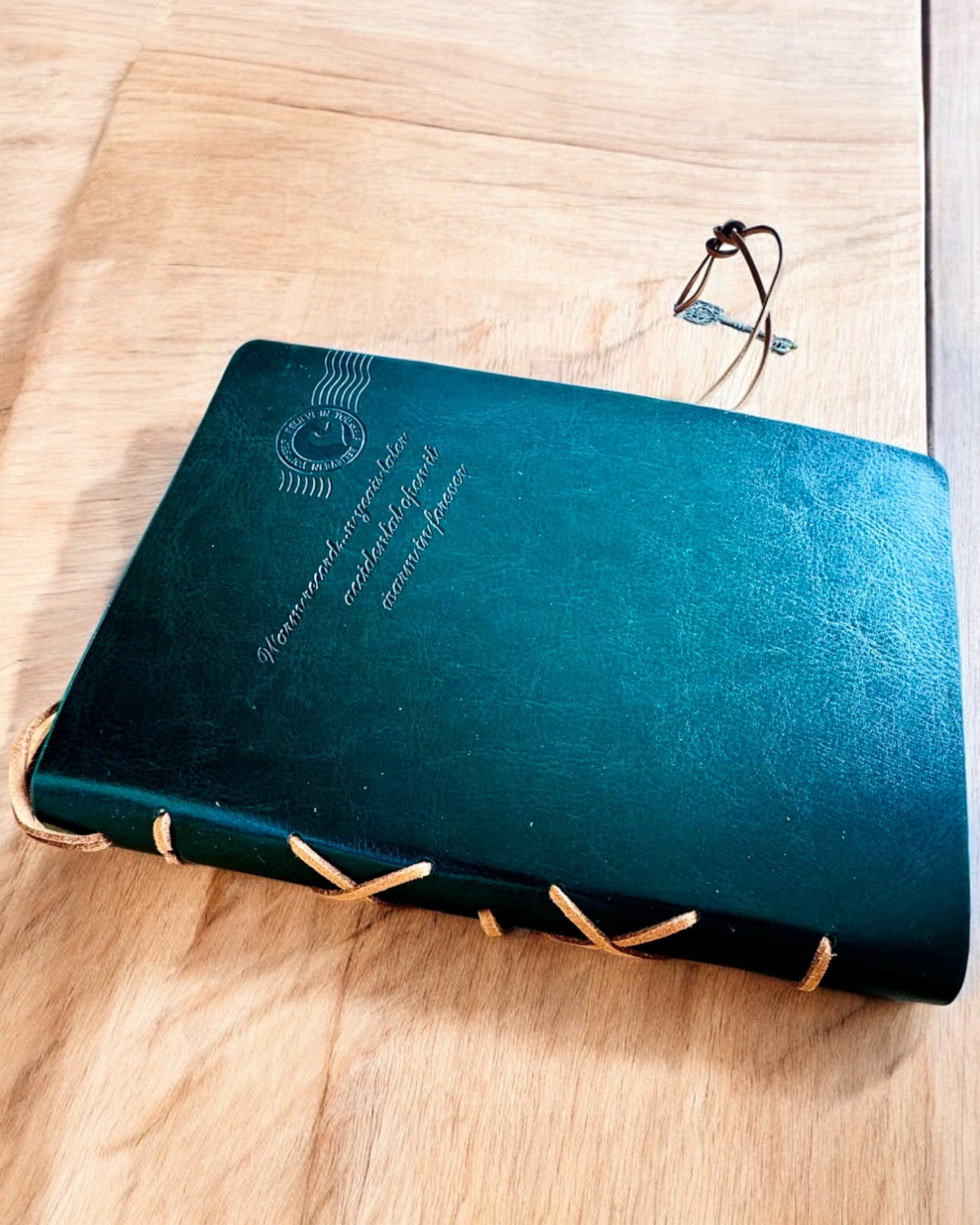 Vintage-muistikirja "Klucz Przeszłości" - Kaiverrusmahdollisuus lahjaksi, muistikirja