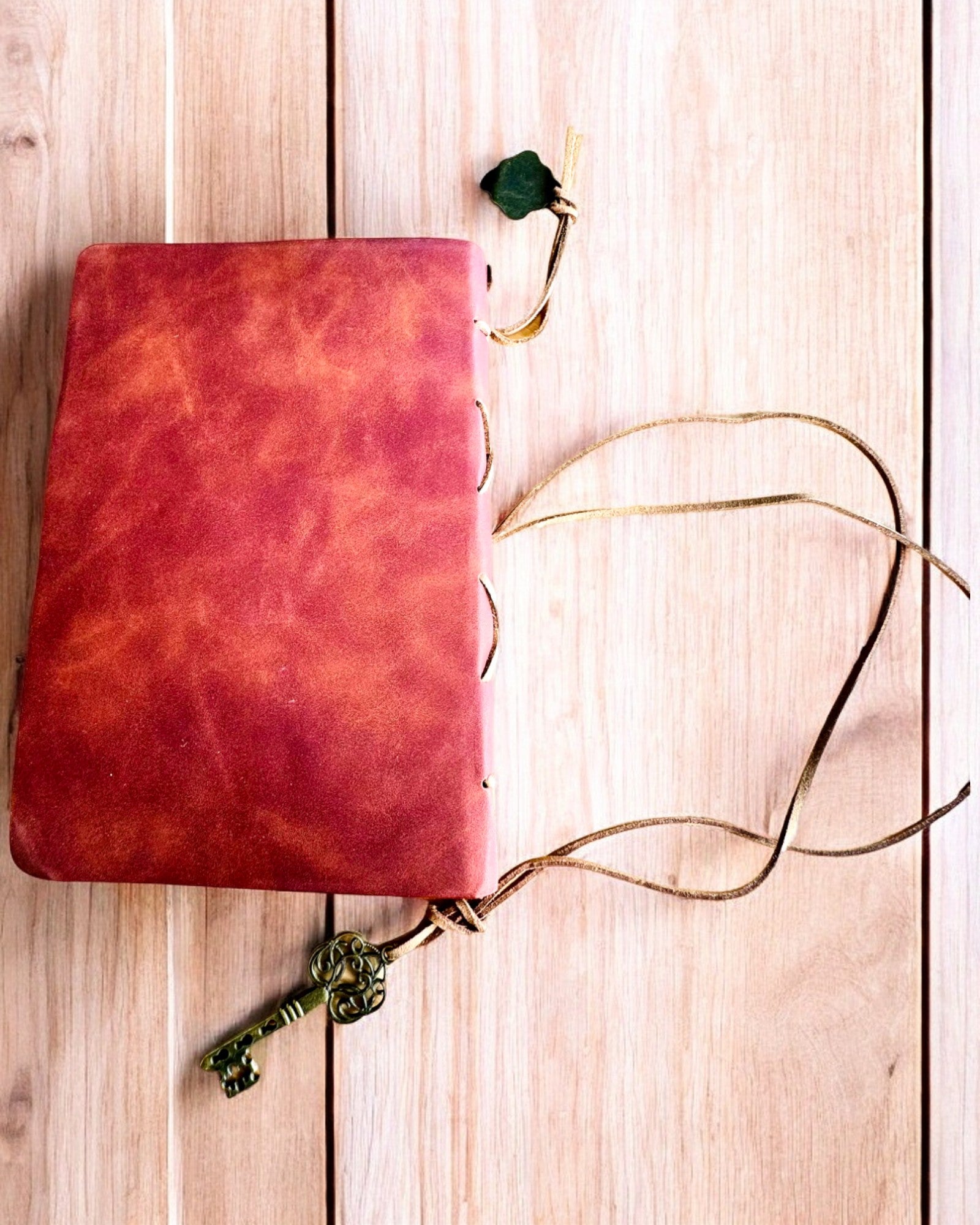 Vintage-muistikirja "Klucz Przeszłości" - Kaiverrusmahdollisuus lahjaksi, muistikirja