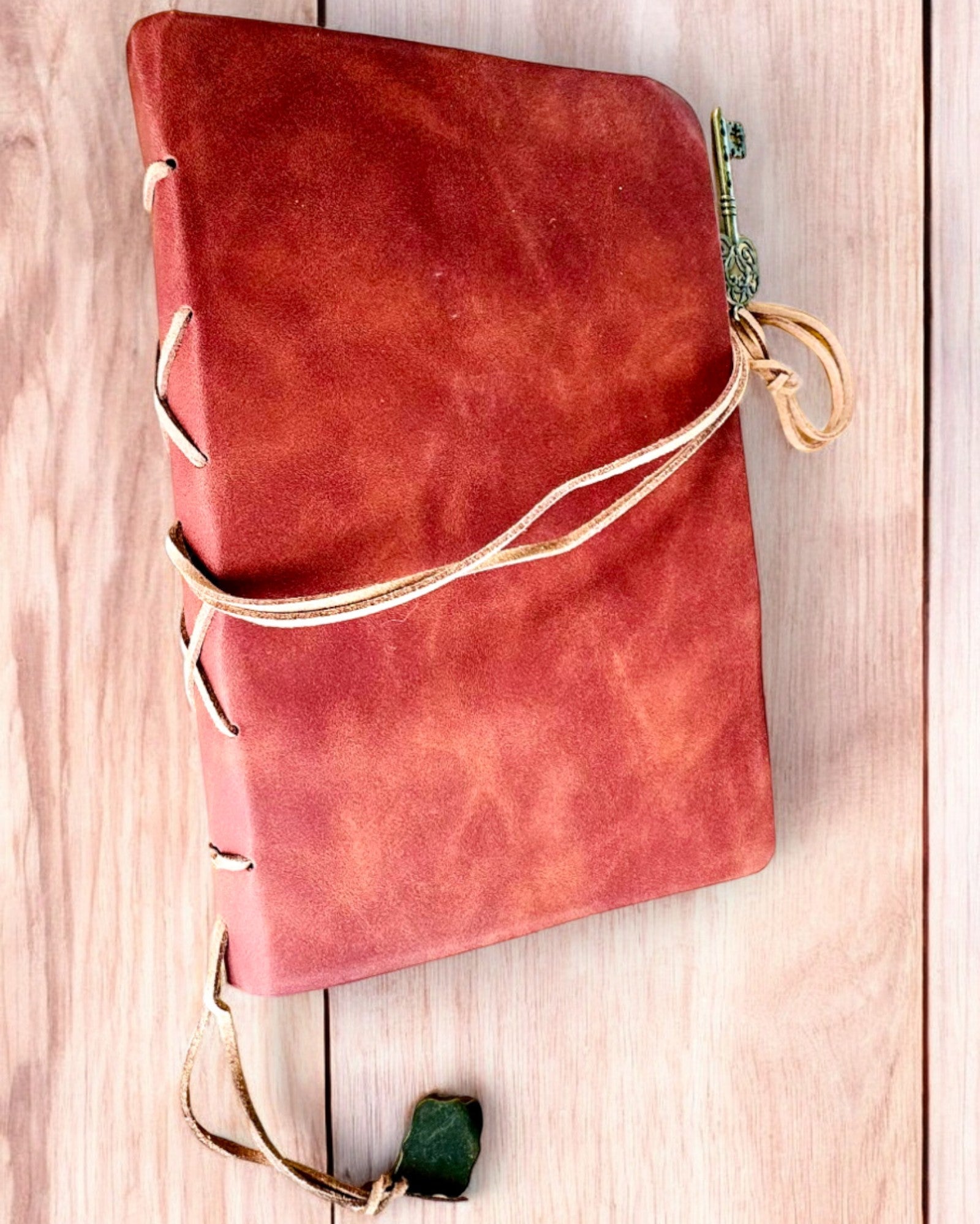 Vintage-muistikirja "Klucz Przeszłości" - Kaiverrusmahdollisuus lahjaksi, muistikirja